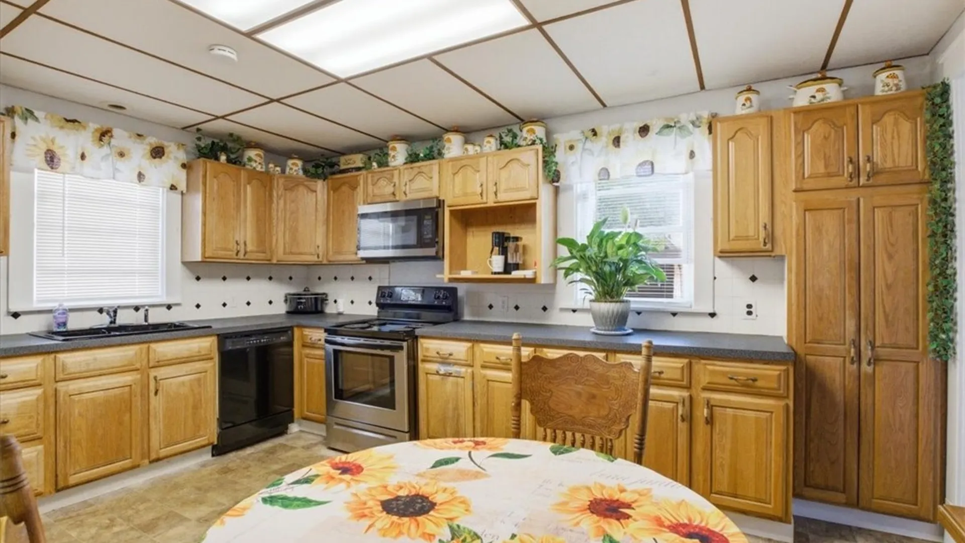 Property at 2505 Falls Street, Niagara Falls, NY 14303 13