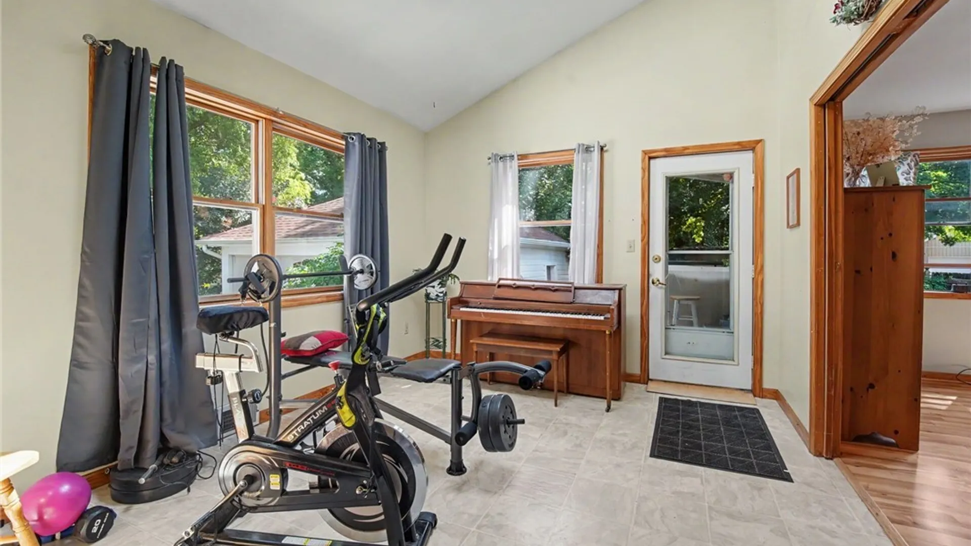 Property at 29 Beverly Place, Hamburg, NY 14075 19
