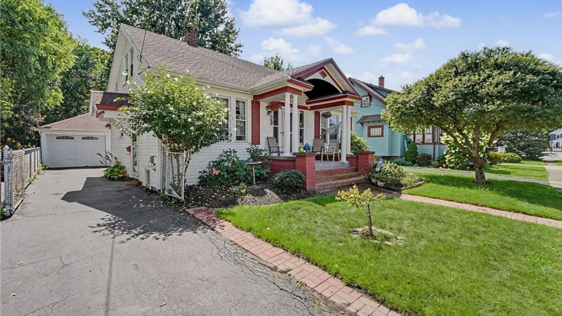 Property at 29 Beverly Place, Hamburg, NY 14075 4