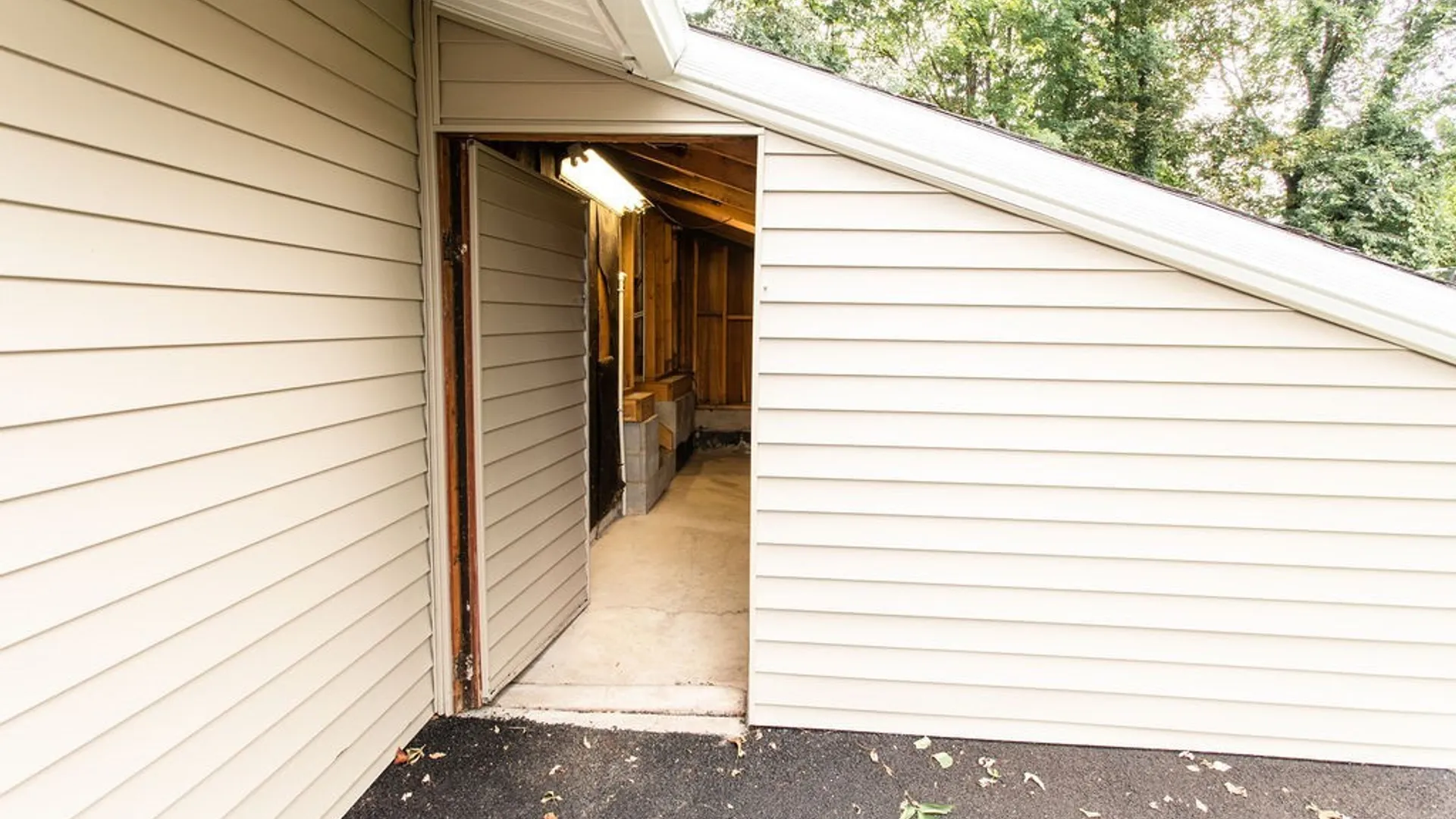 Property at 109 Hallmore Drive, Camillus, NY 13031 25