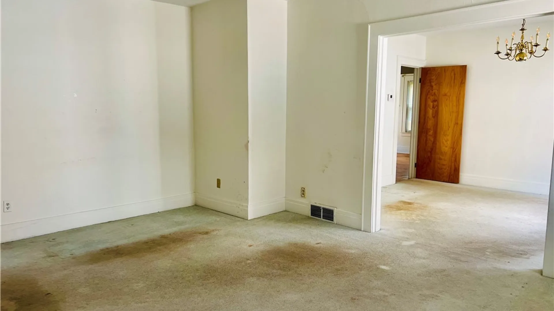 Property at 1233 N Glencove Road, Syracuse, NY 13206 5