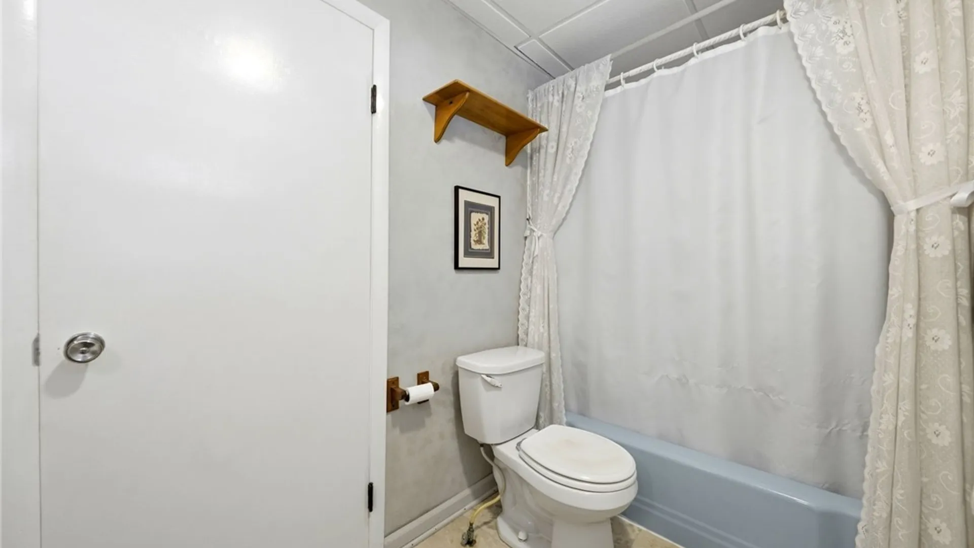 Property at 486 Pleasant Avenue, Hamburg, NY 14075 28