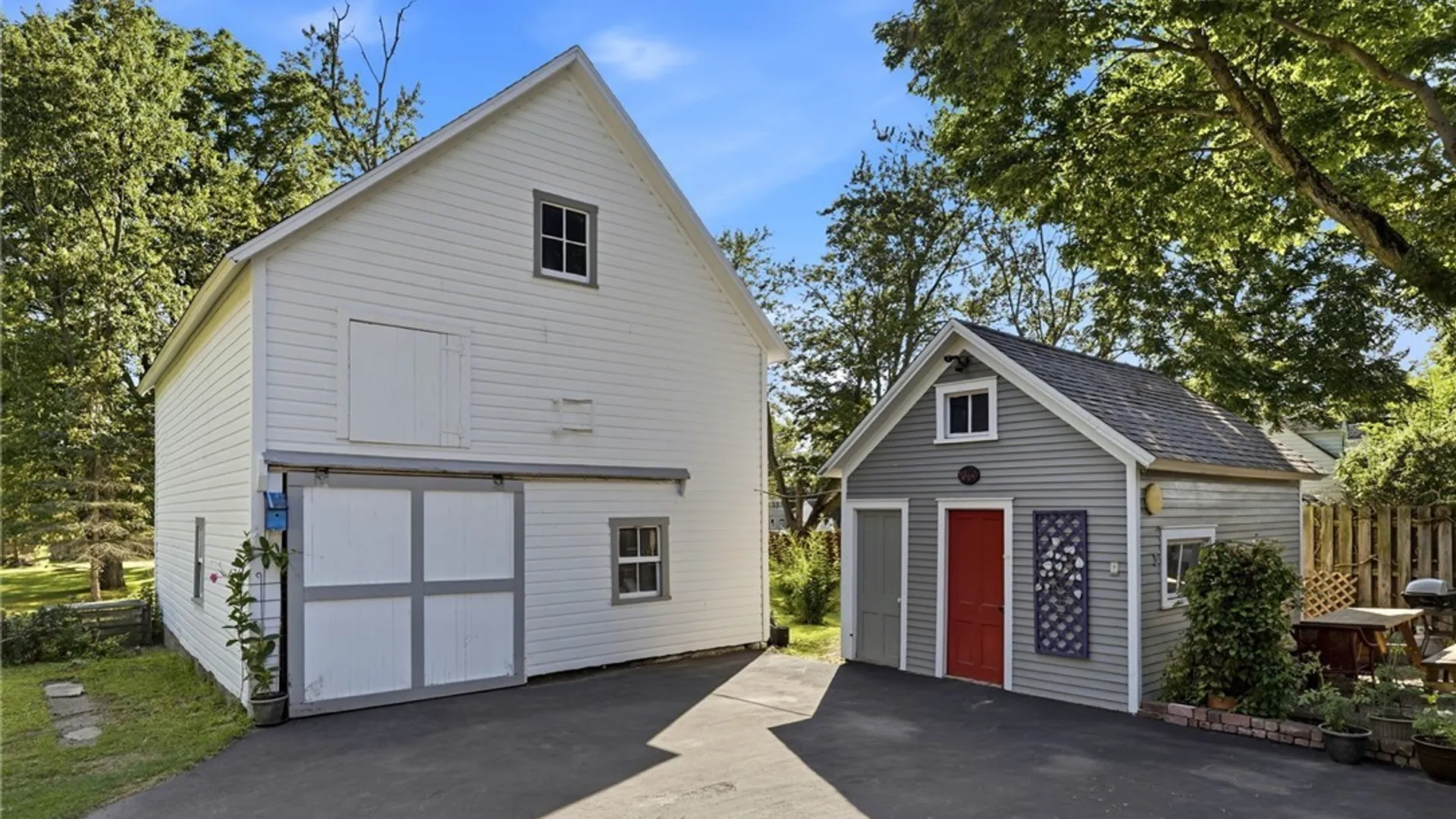 Property at 486 Pleasant Avenue, Hamburg, NY 14075 38
