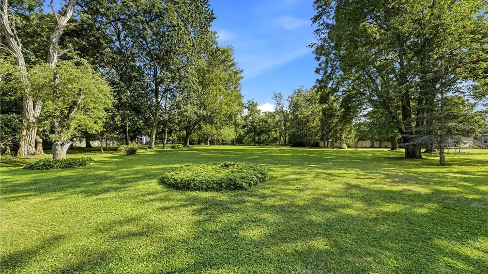 Property at 486 Pleasant Avenue, Hamburg, NY 14075 42