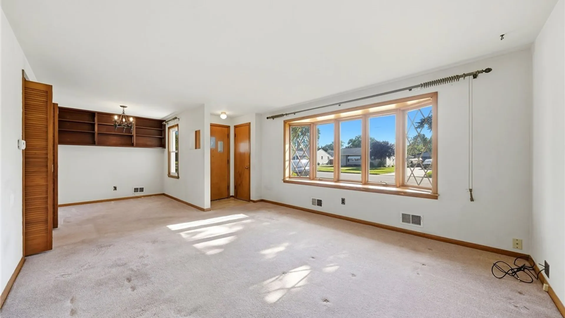 Property at 164 S Meadow Drive, North Tonawanda, NY 14120 6
