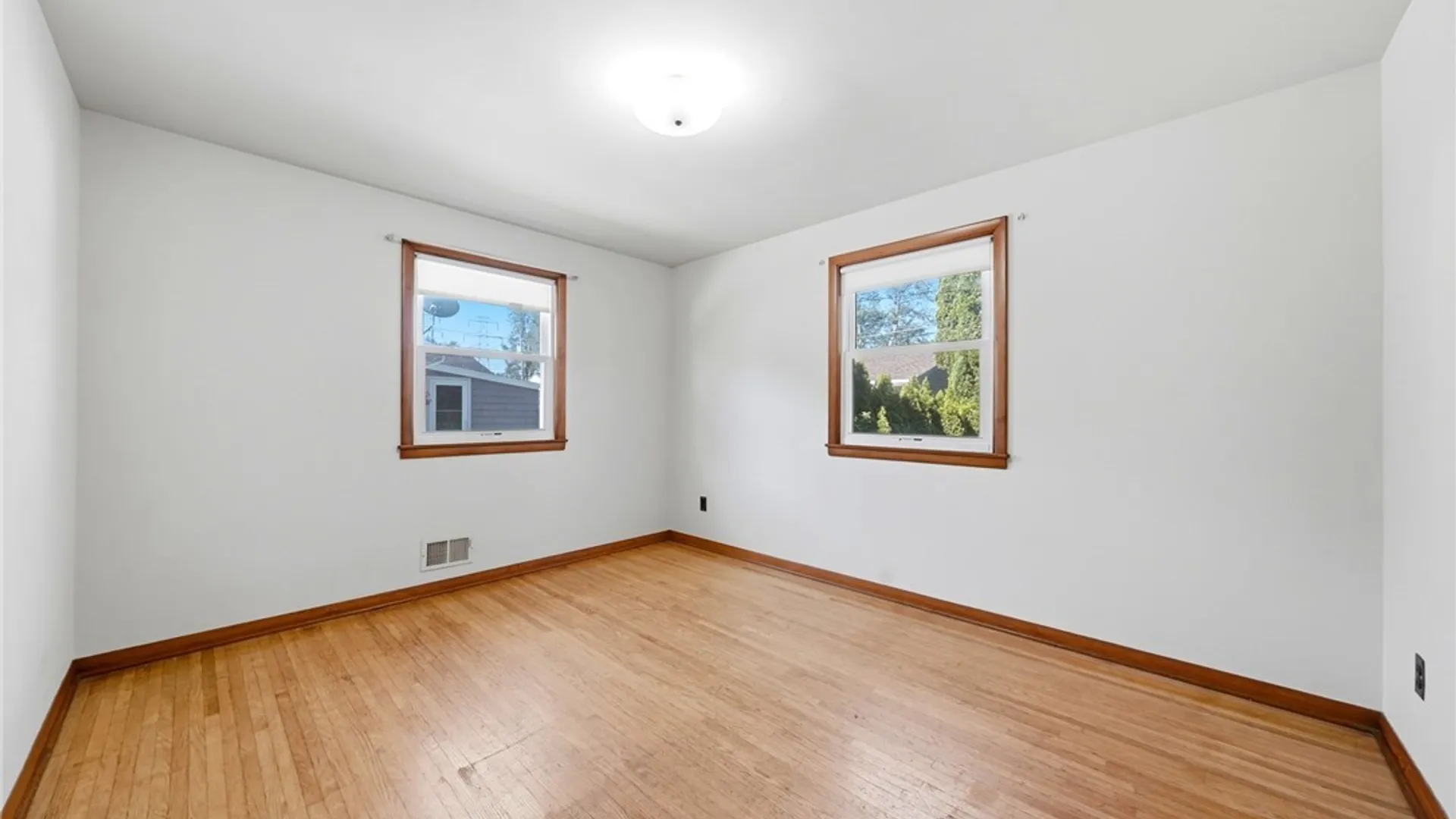 Property at 164 S Meadow Drive, North Tonawanda, NY 14120 15