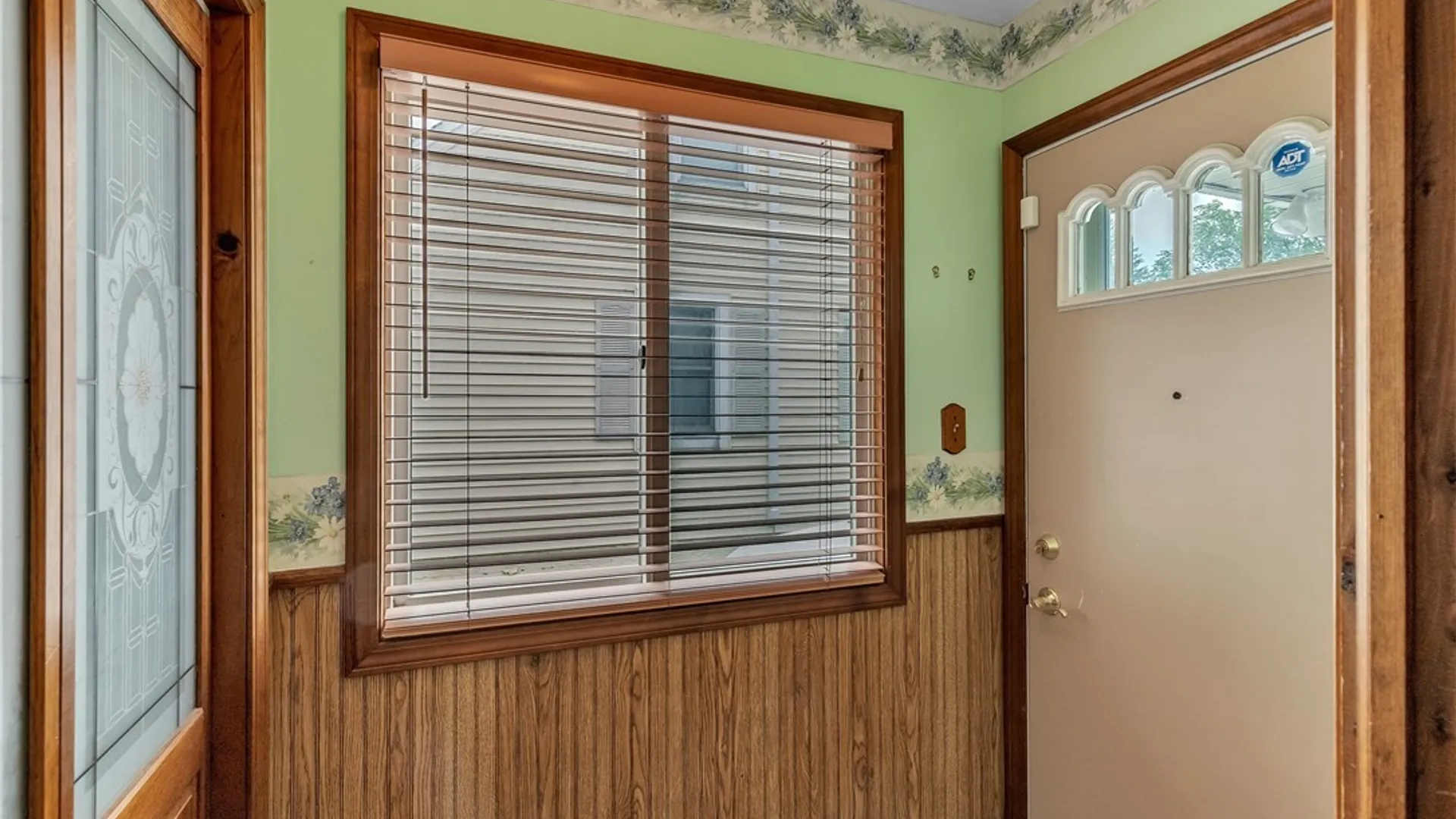 Property at 100 Greenfield Avenue, West Seneca, NY 14224 4