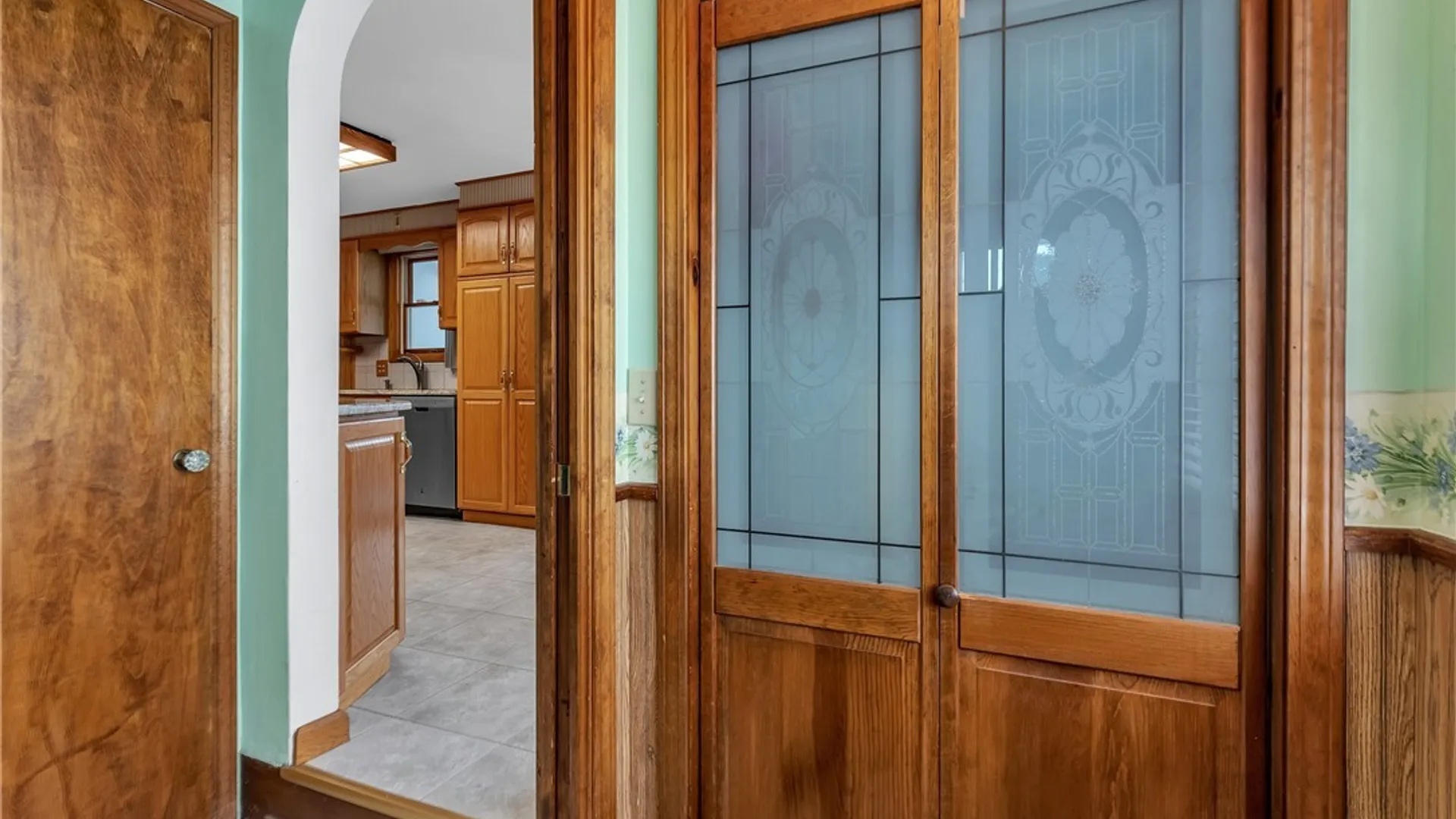 Property at 100 Greenfield Avenue, West Seneca, NY 14224 5