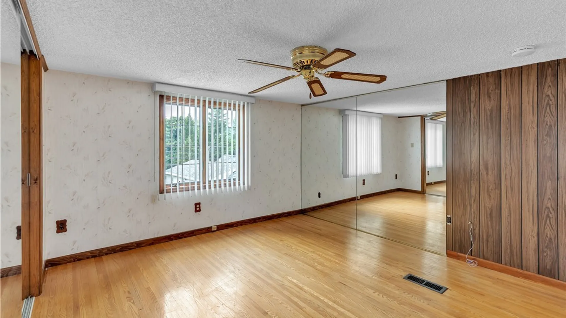 Property at 100 Greenfield Avenue, West Seneca, NY 14224 32