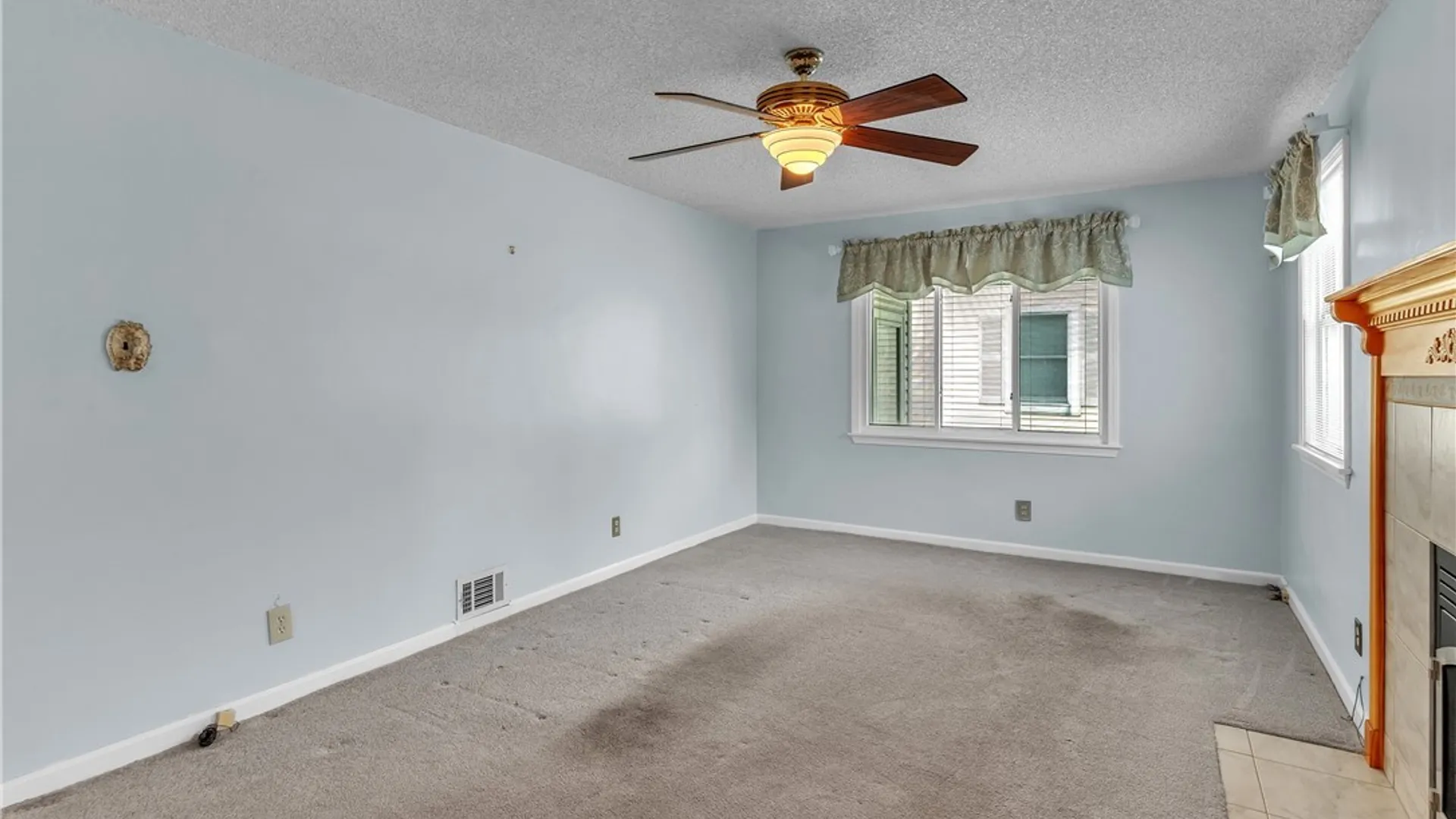 Property at 100 Greenfield Avenue, West Seneca, NY 14224 25