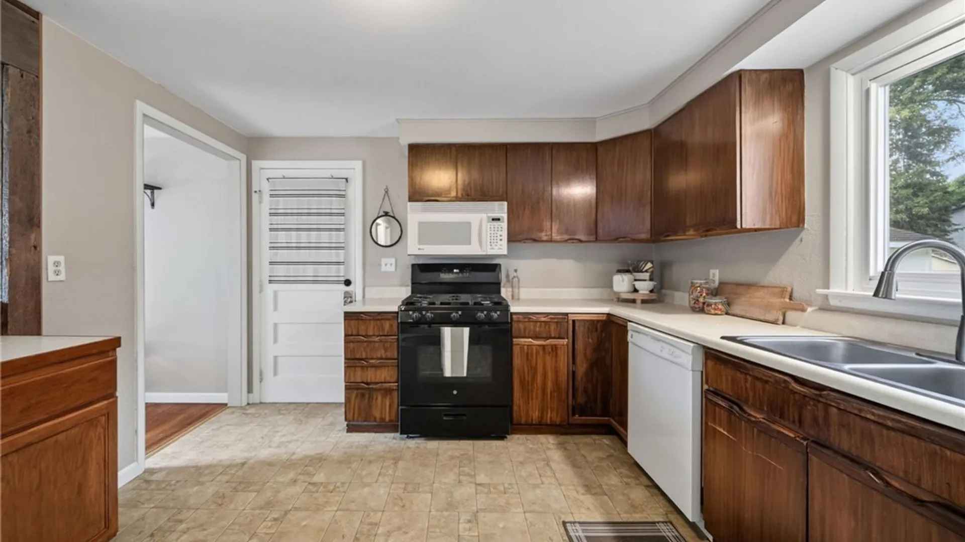 Property at 116 Mary Street, Clay, NY 13212 6