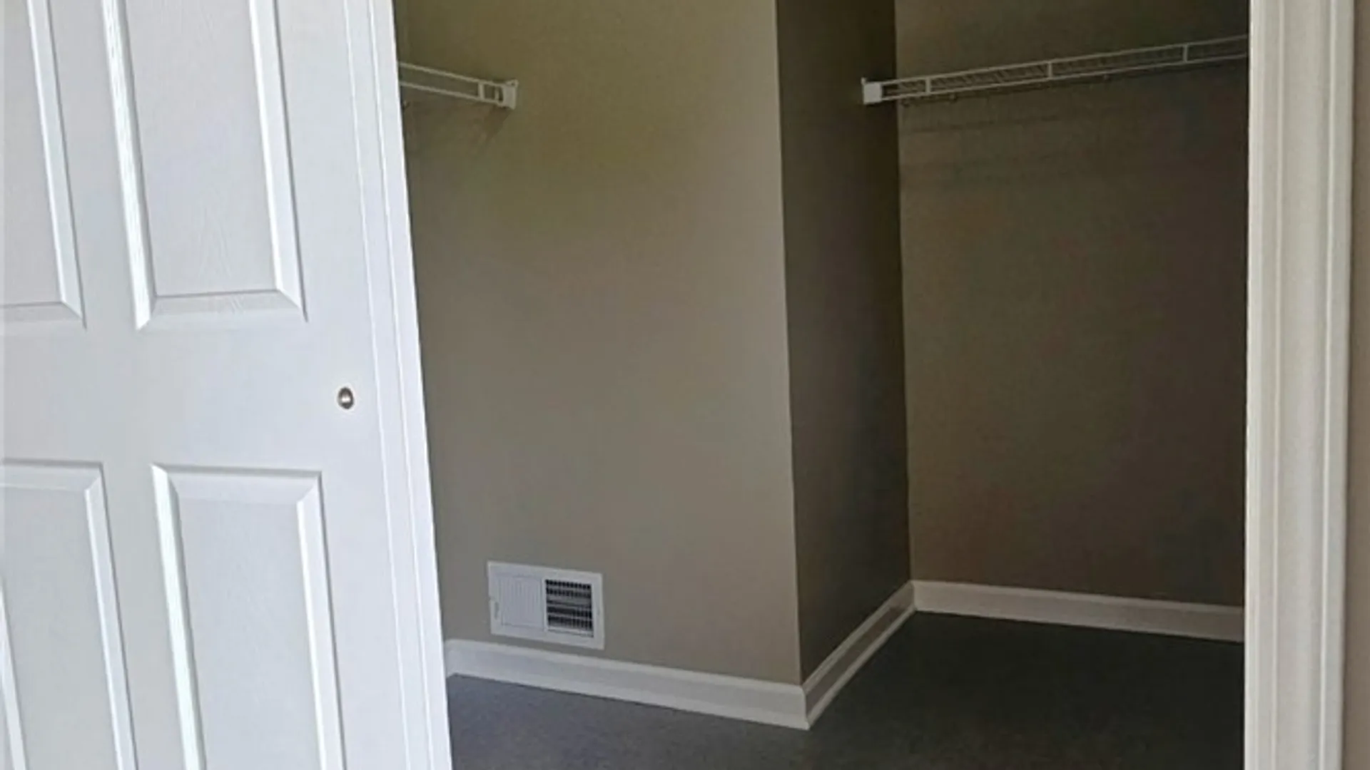 Property at 204 Farmstead Court, Chili, NY 14428 12