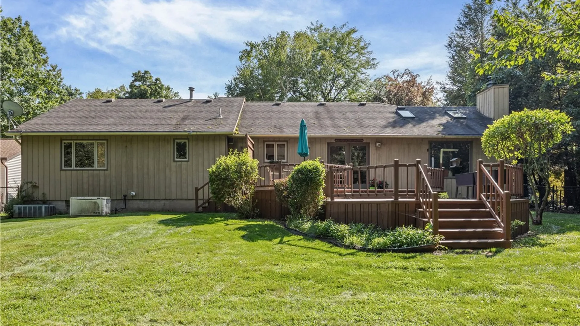 Property at 291 Creighton Lane, Greece, NY 14612 34
