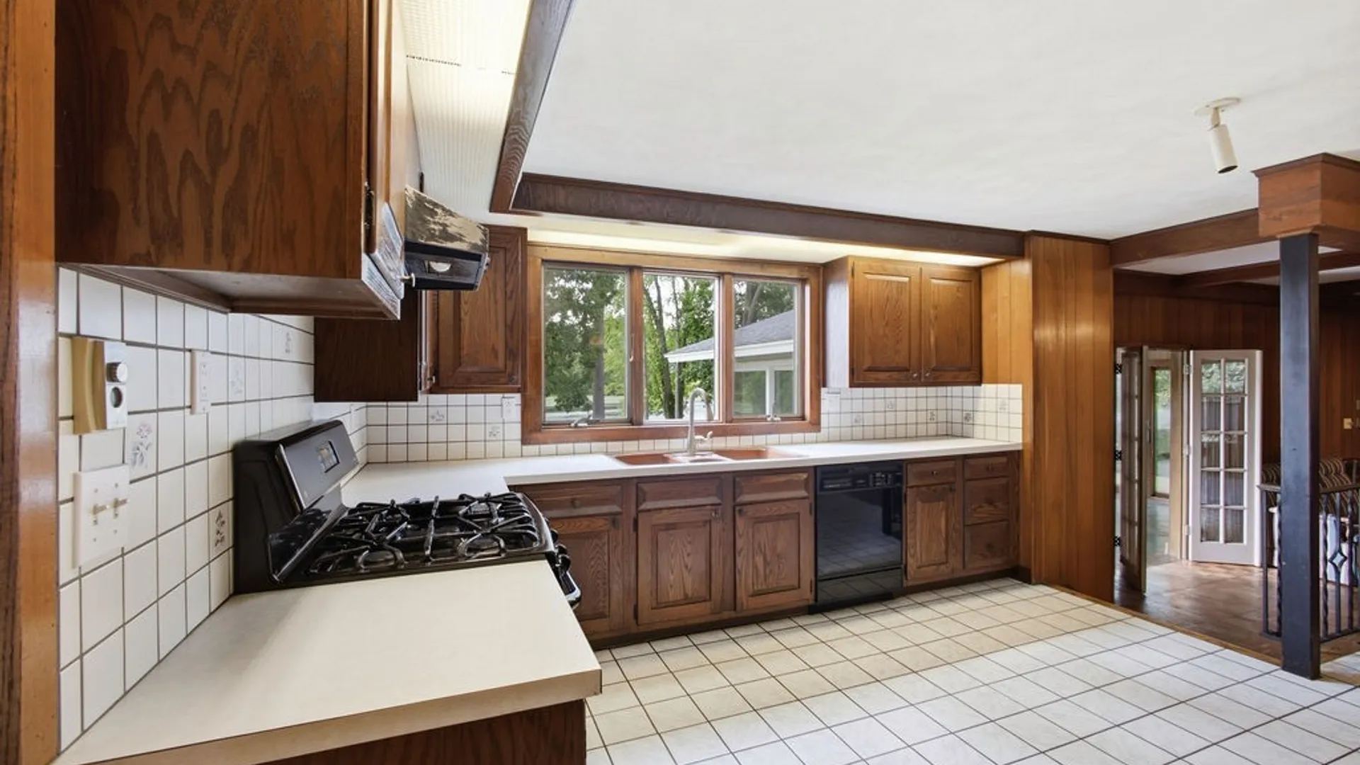 Property at 3993 Bel Harbor Drive, Clay, NY 13090 12