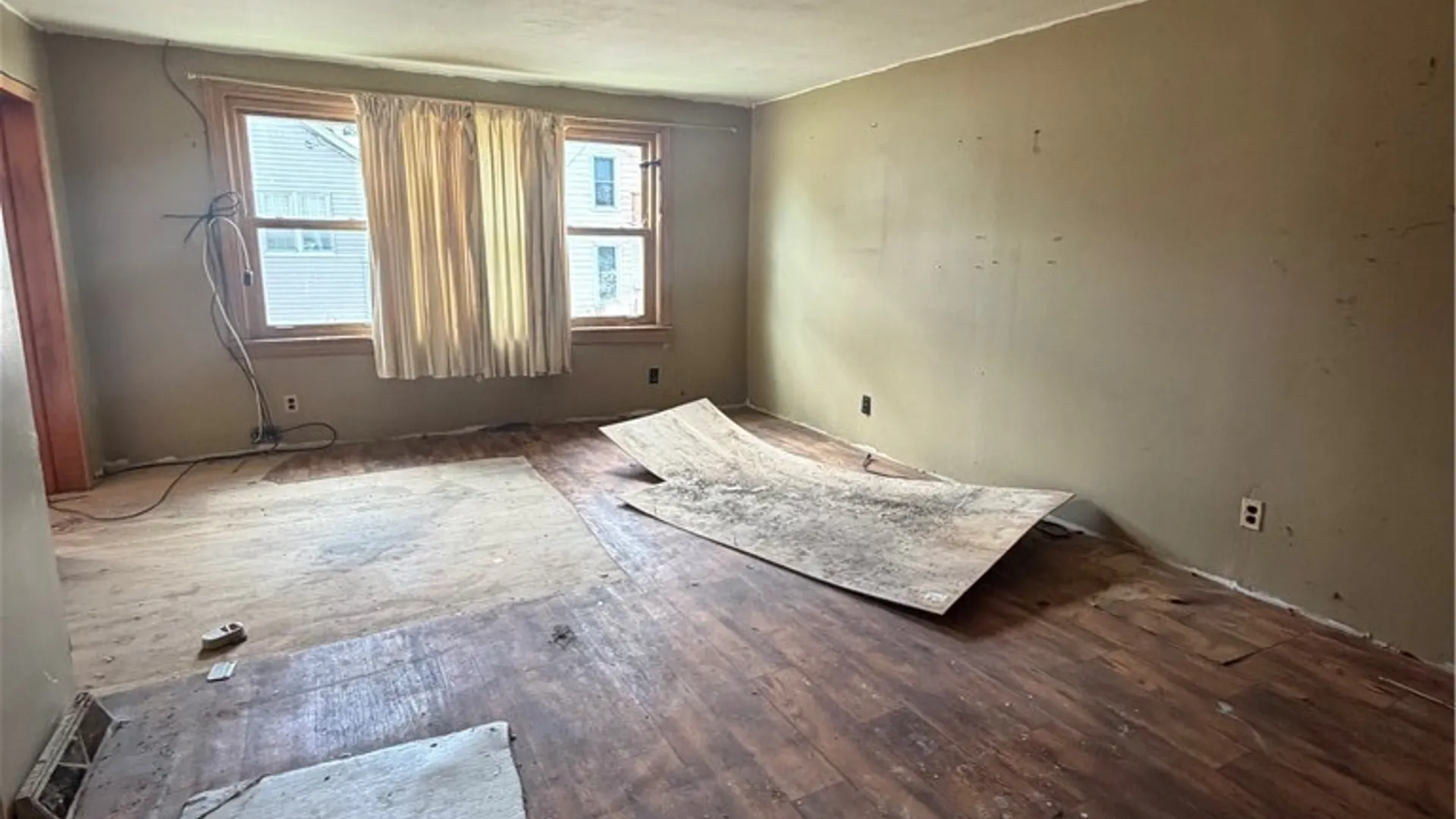 Property at 629 Lansing Street, Utica, NY 13501 4