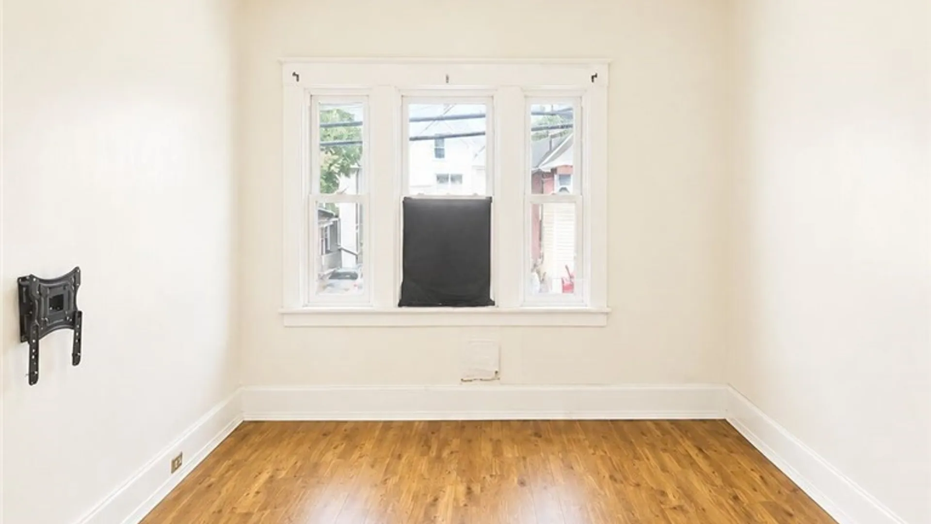 Property at 1727 Ferry Avenue, Niagara Falls, NY 14301 6
