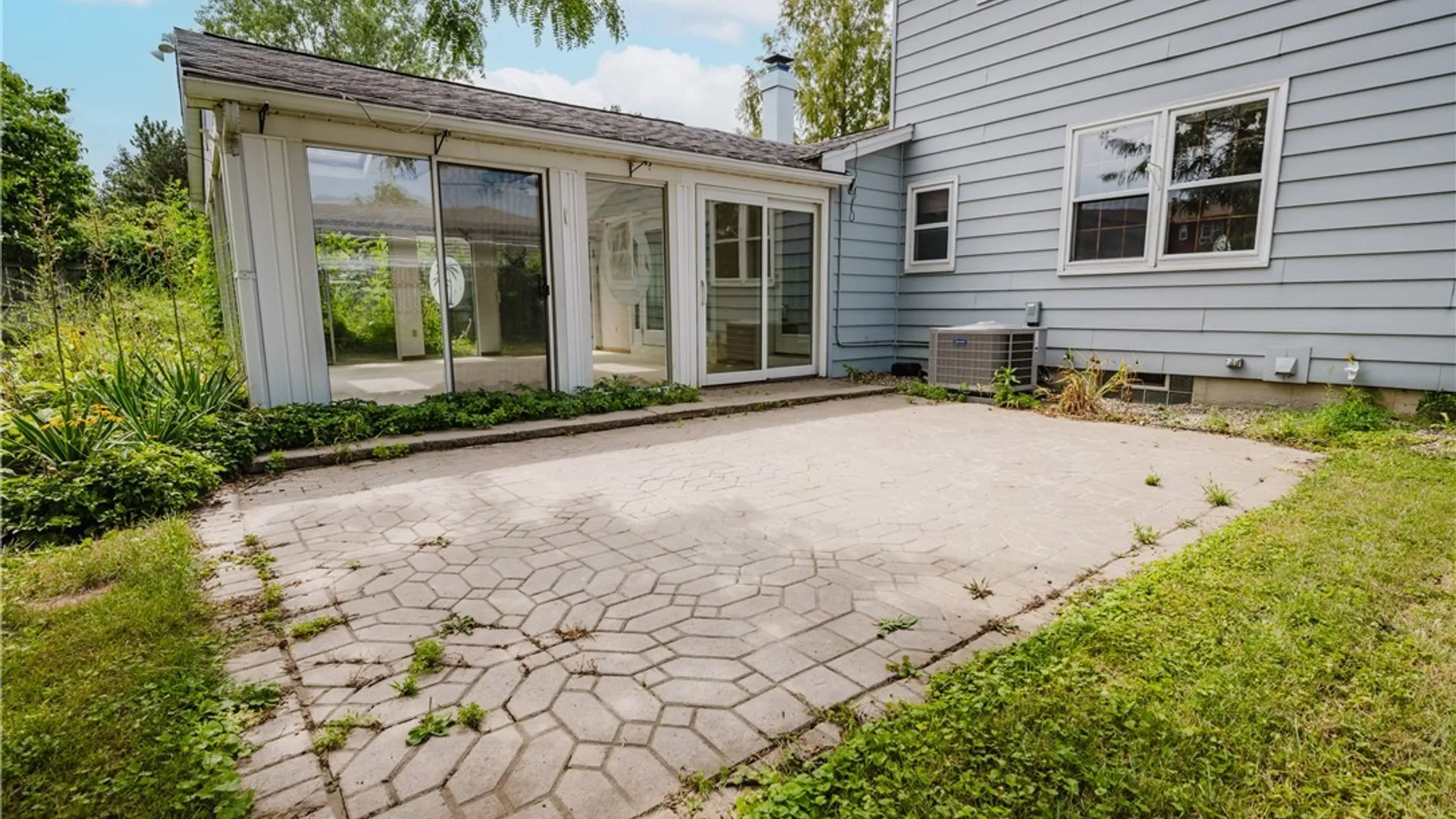 Property at 4633 Deerfield Road, Hamburg, NY 14075 10