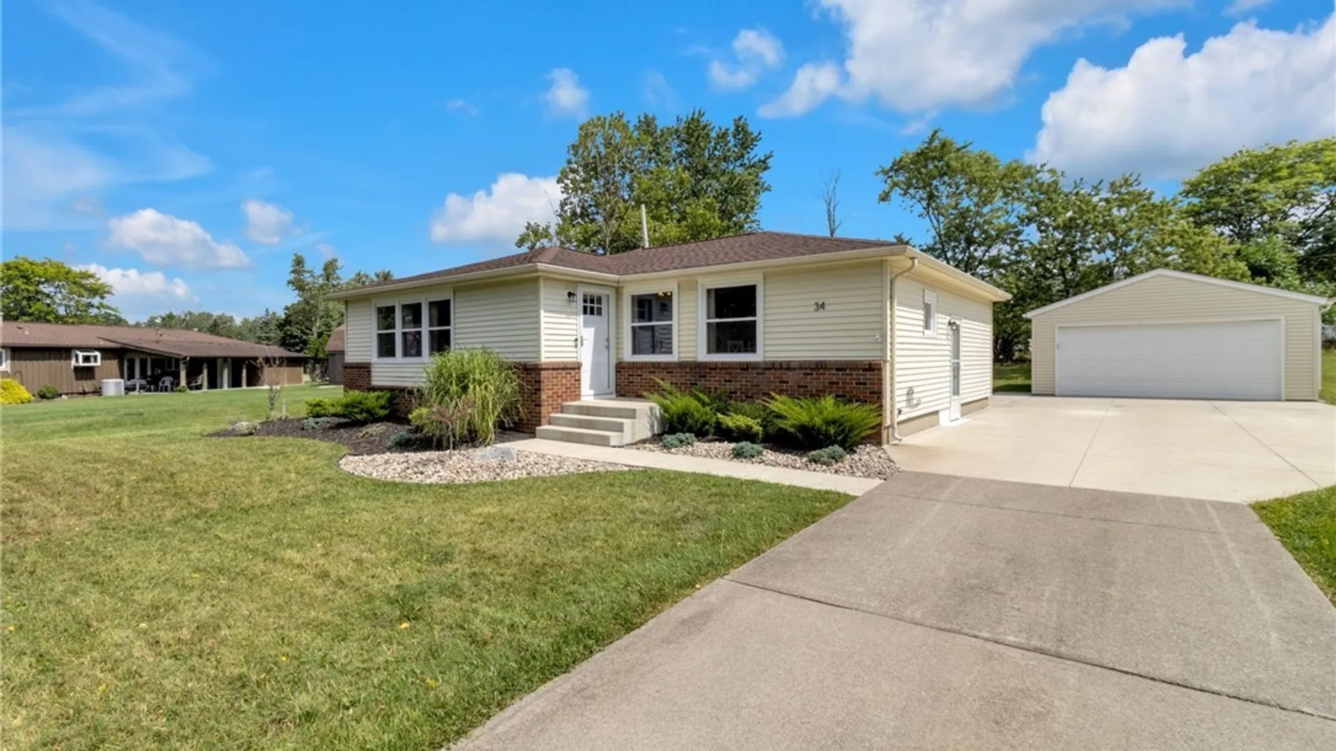 Property at 34 Kingswood Drive, Orchard Park, NY 14127 3