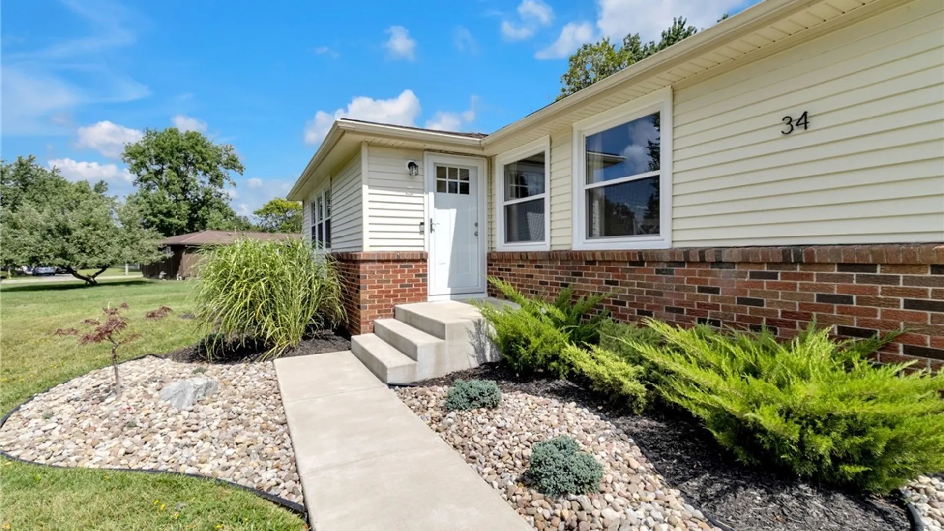 Property at 34 Kingswood Drive, Orchard Park, NY 14127 4