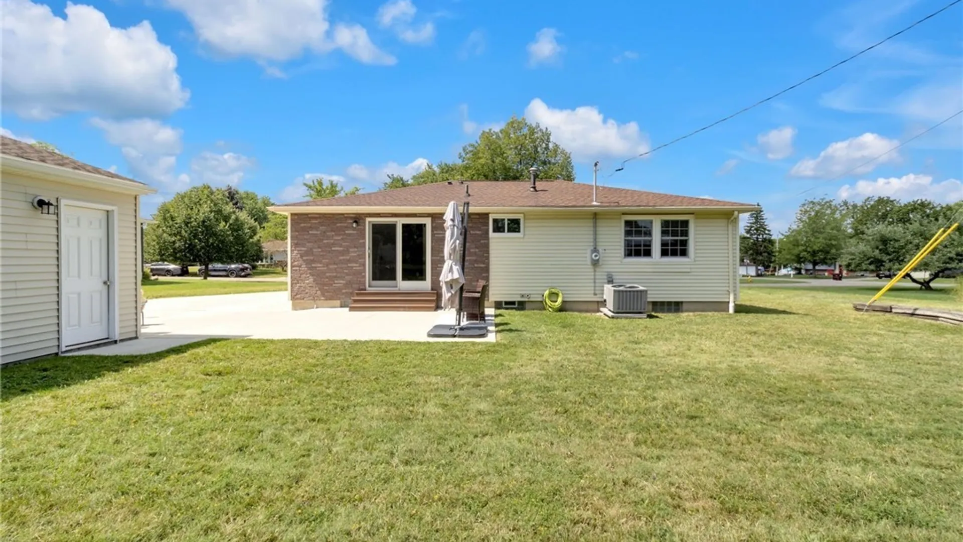 Property at 34 Kingswood Drive, Orchard Park, NY 14127 35