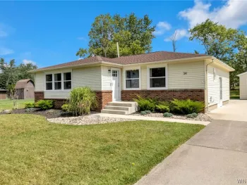 Property at 34 Kingswood Drive, Orchard Park, NY 14127