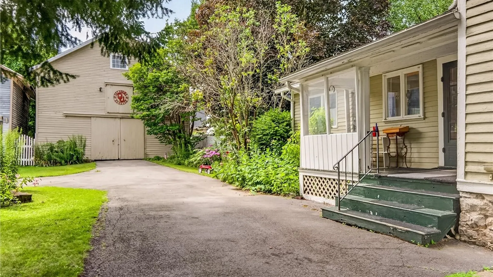 Property at 10 Craigie Street, Leroy, NY 14482 39