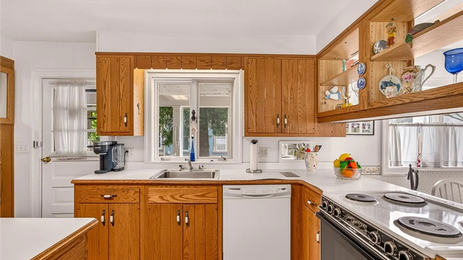 Property at 10 Craigie Street, Leroy, NY 14482 21