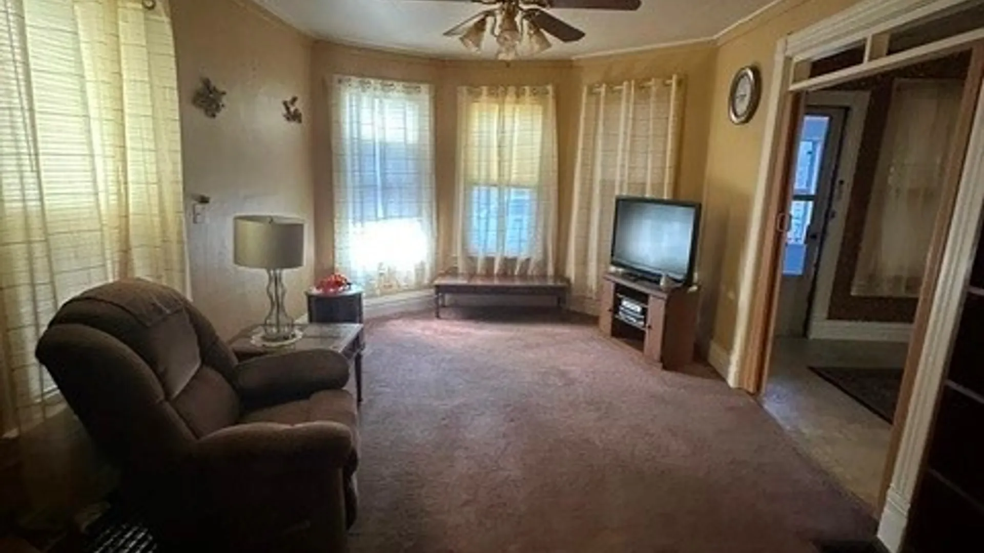 Property at 208 Clarence Avenue, Syracuse, NY 13205 5