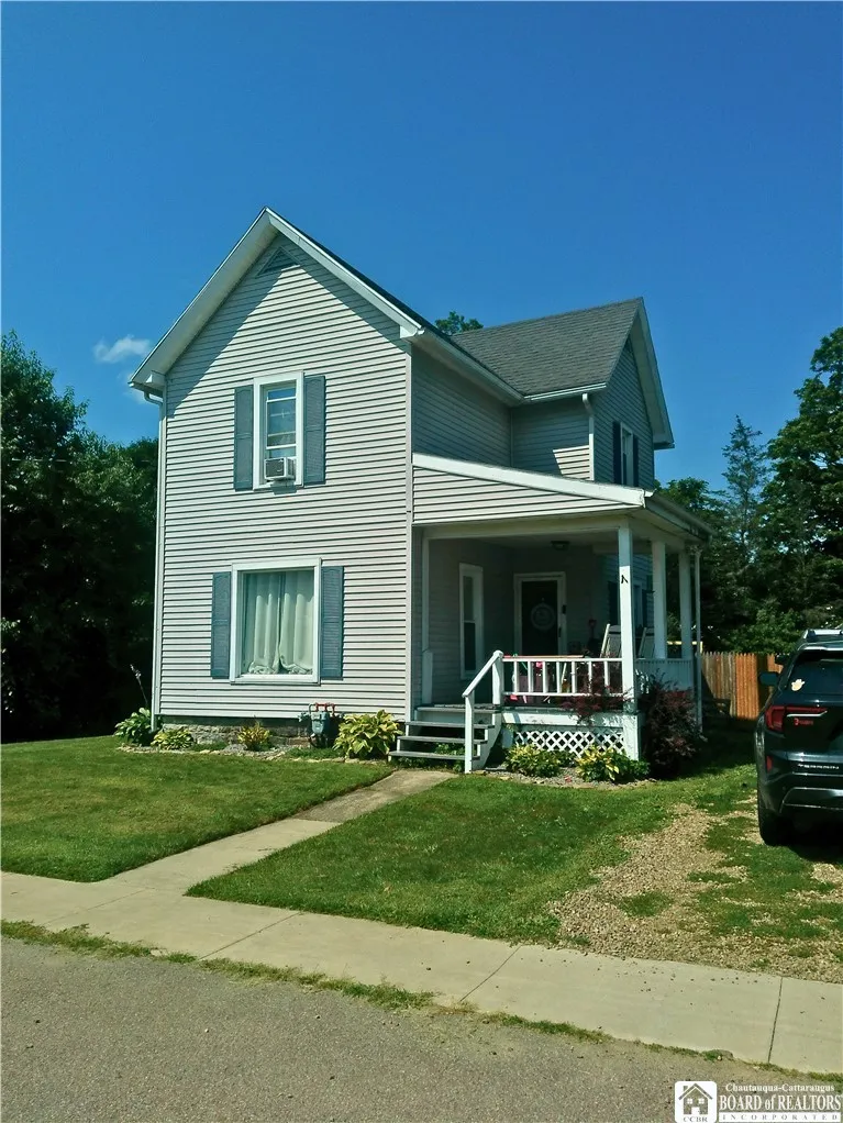 Property at 17 Chestnut Street, Belfast, NY 14711
