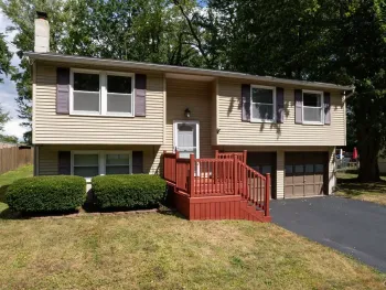 Property at 303 Donlin Drive, Salina, NY 13088