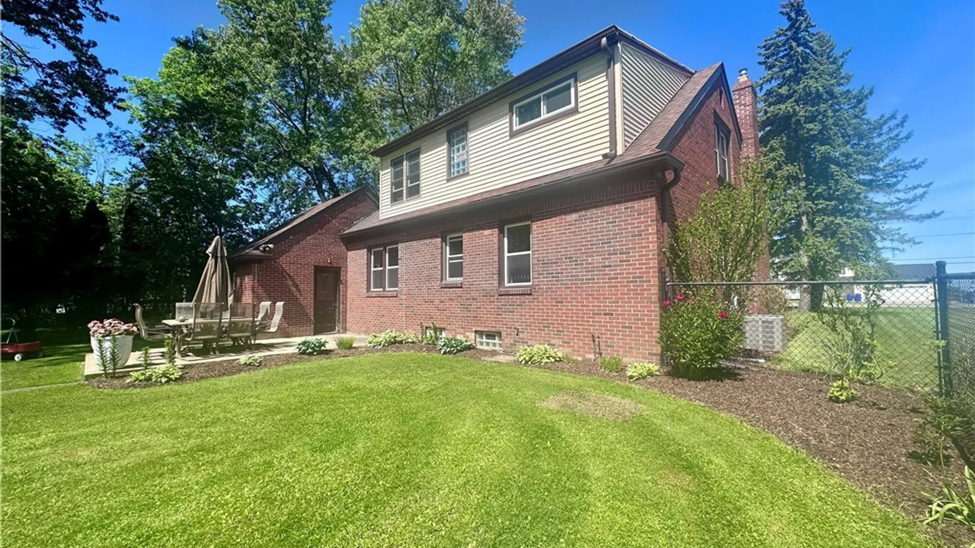 Property at 2255 Berg Road, West Seneca, NY 14218 6
