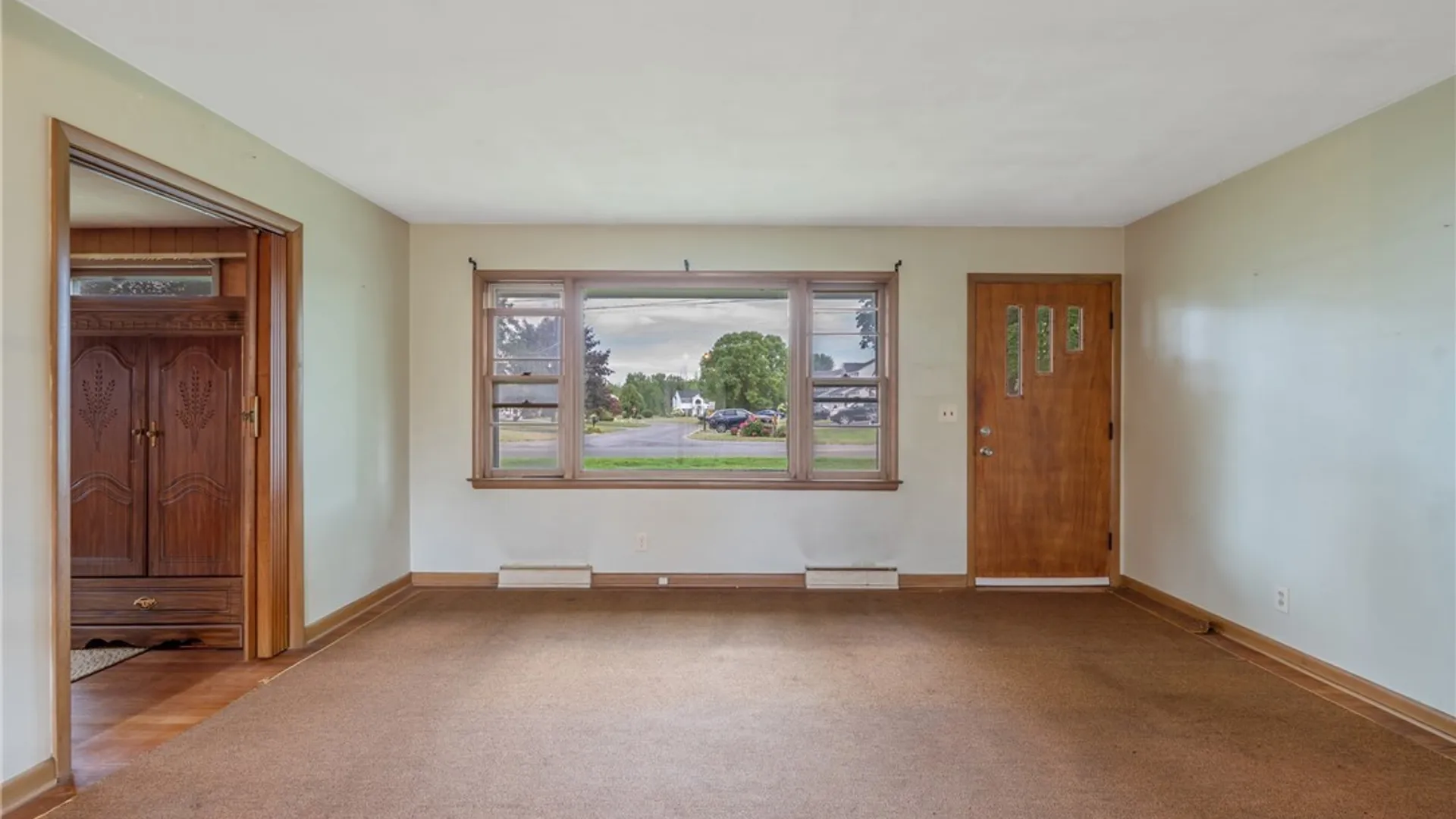 Property at 6020 Gillette Road, Cicero, NY 13039 4