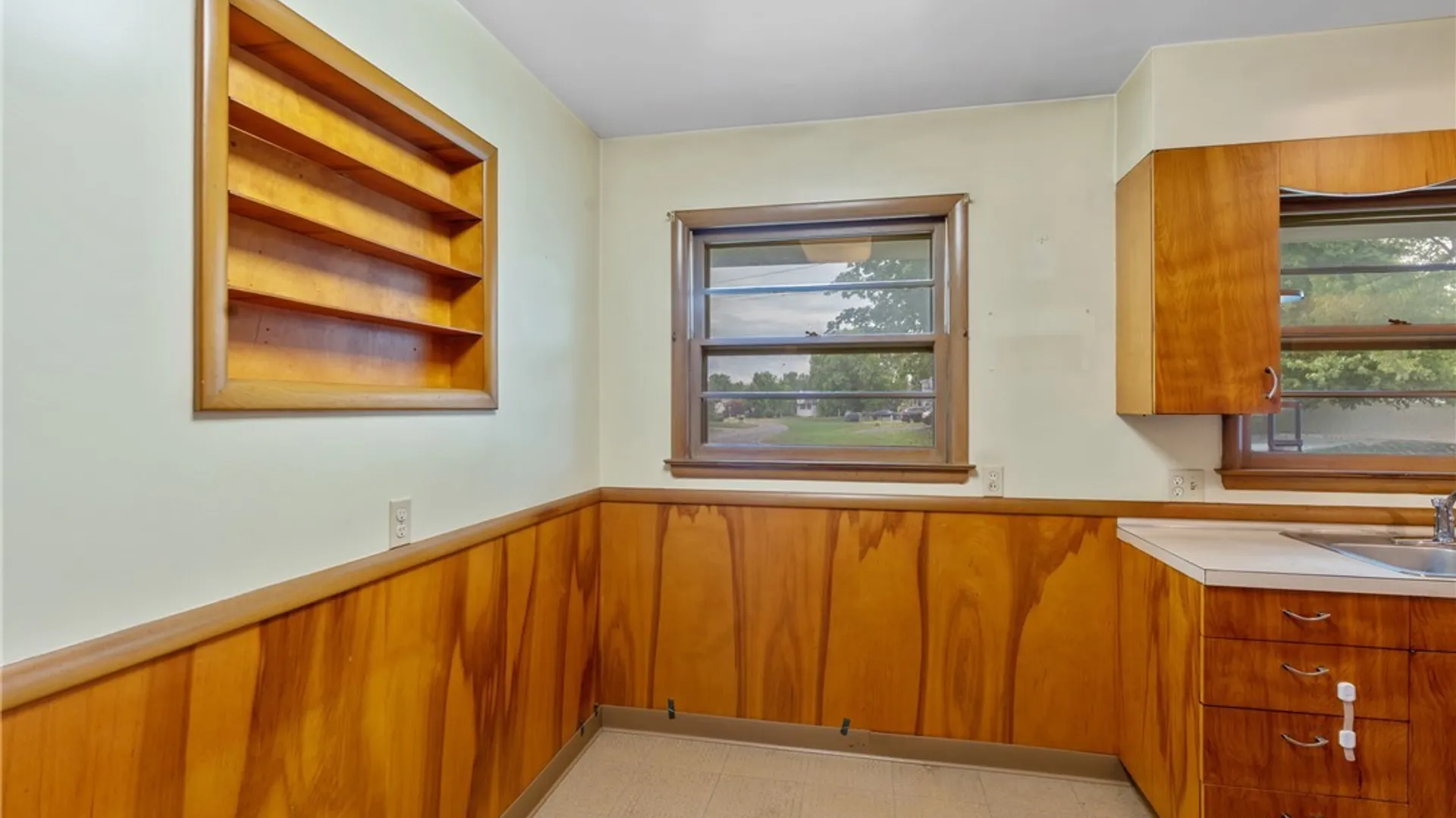 Property at 6020 Gillette Road, Cicero, NY 13039 10
