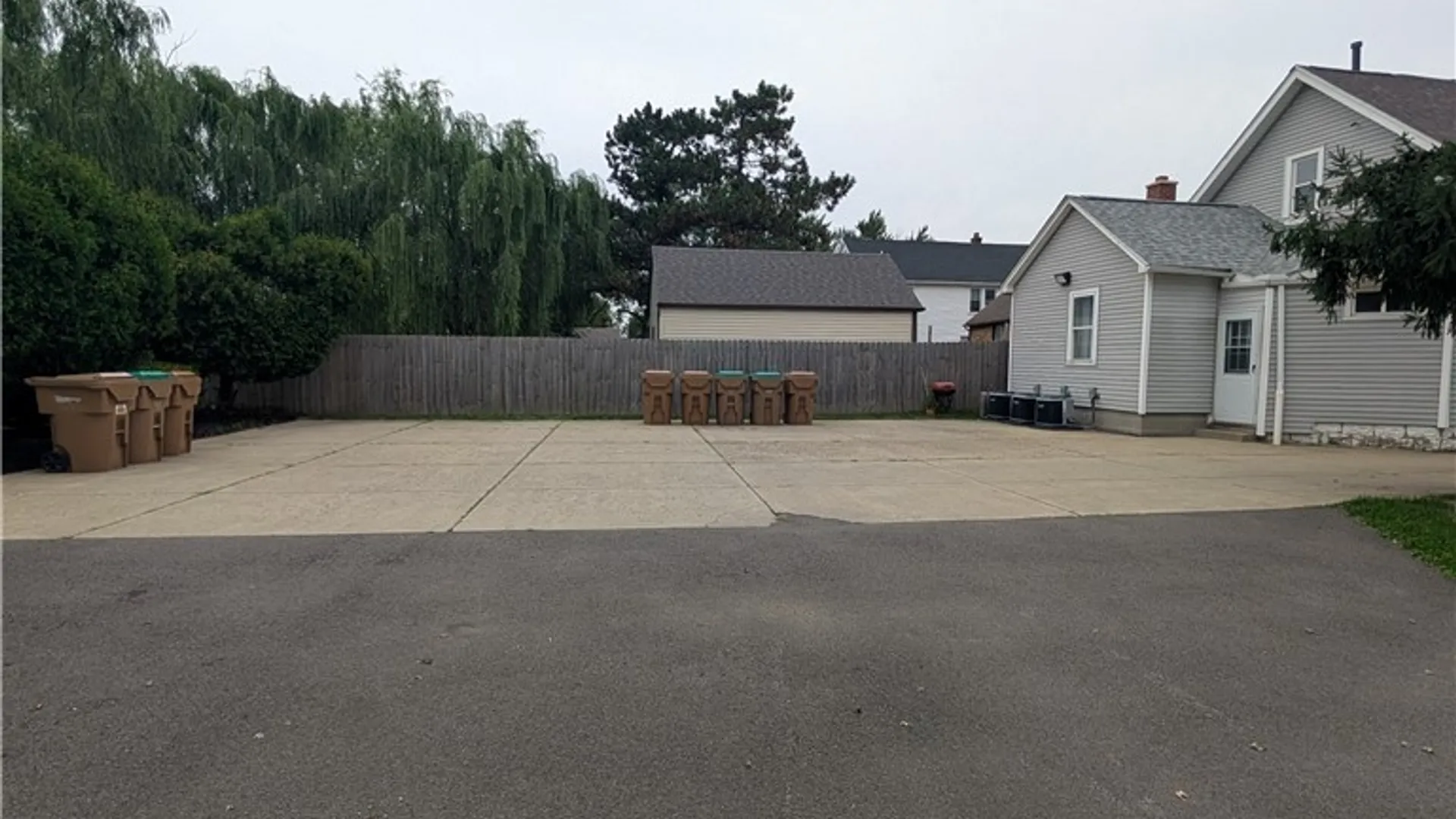 Property at 80 Meadow Place, Cheektowaga, NY 14225 31