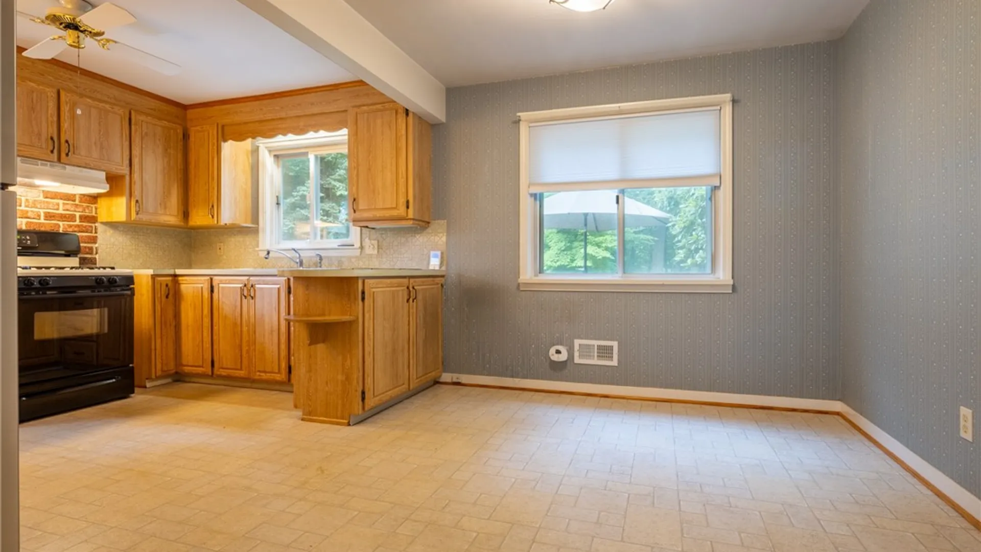 Property at 9 Brewster Lane, Gates, NY 14624 15