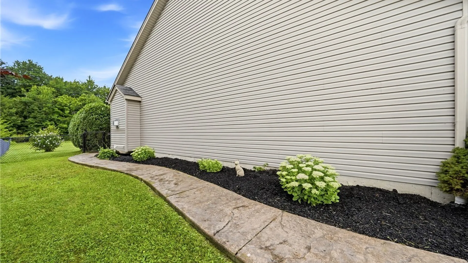 Property at 52 Avian Way, Lancaster, NY 14086 45