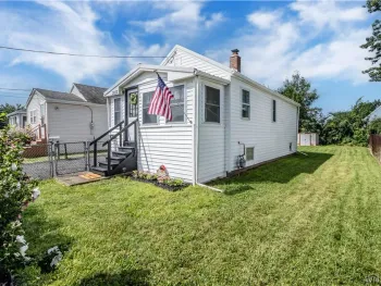 Property at 3032 Petroleum St Street, Niagara Falls, NY 14305
