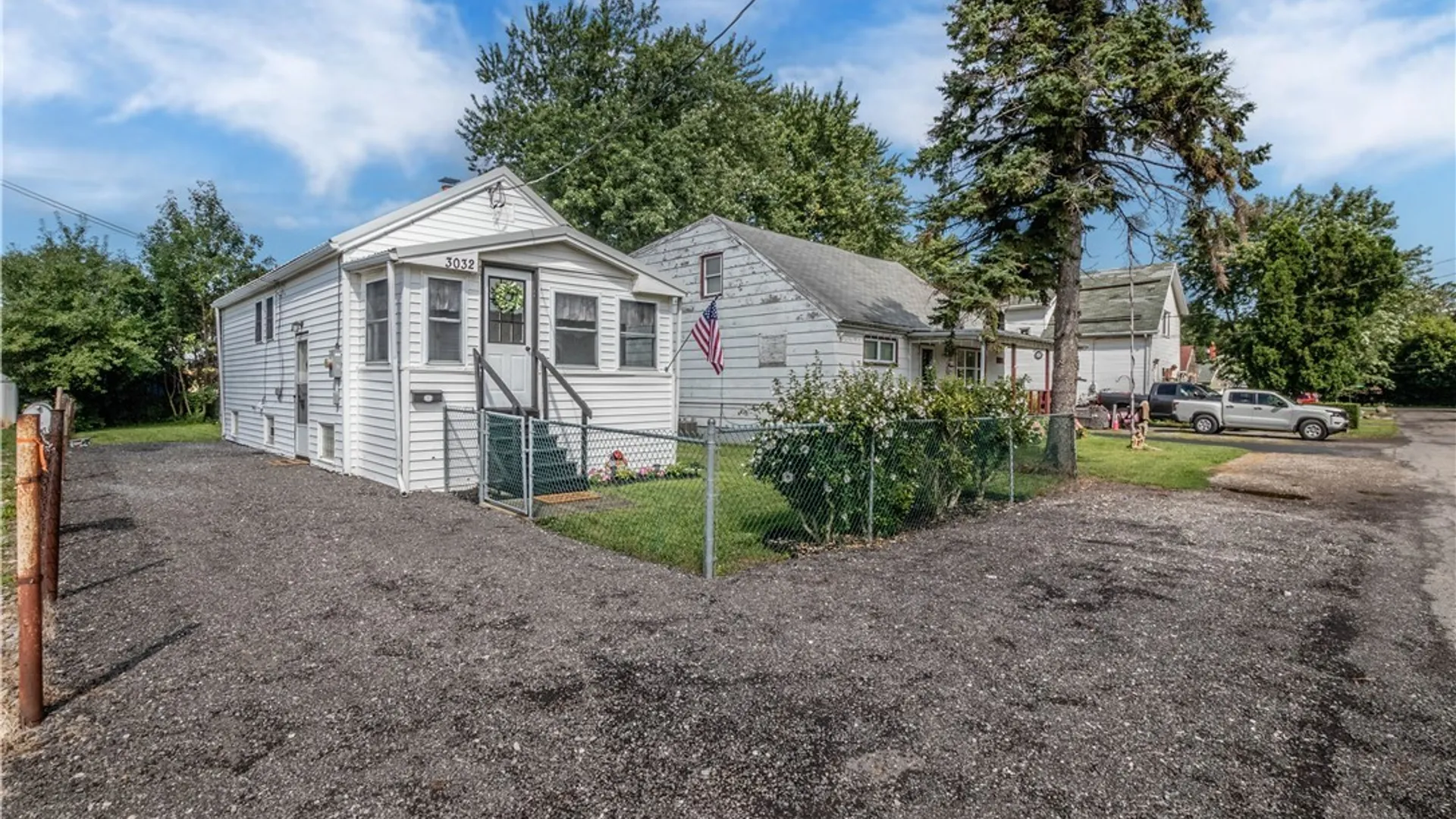 Property at 3032 Petroleum St Street, Niagara, NY 14305 5