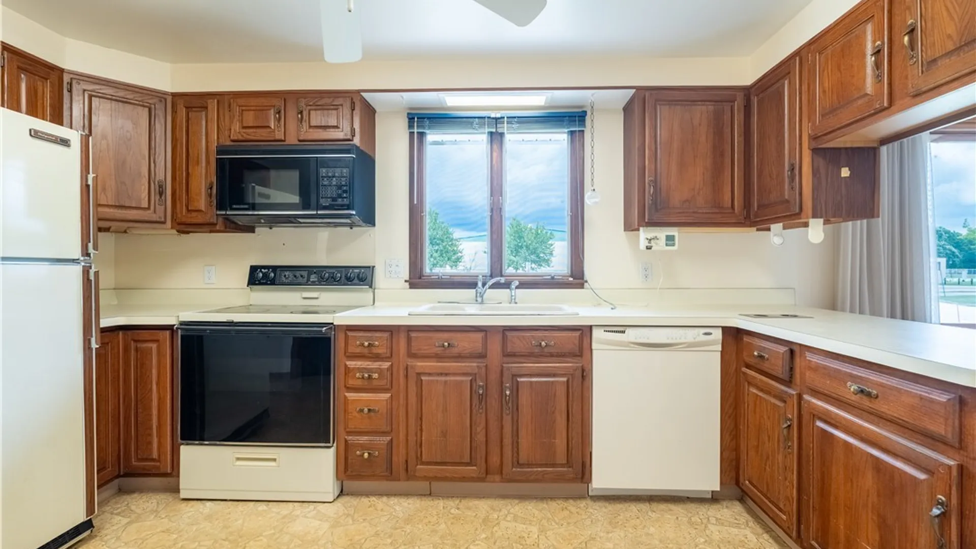 Property at 150 Lamson Road, Tonawanda, NY 14223 12