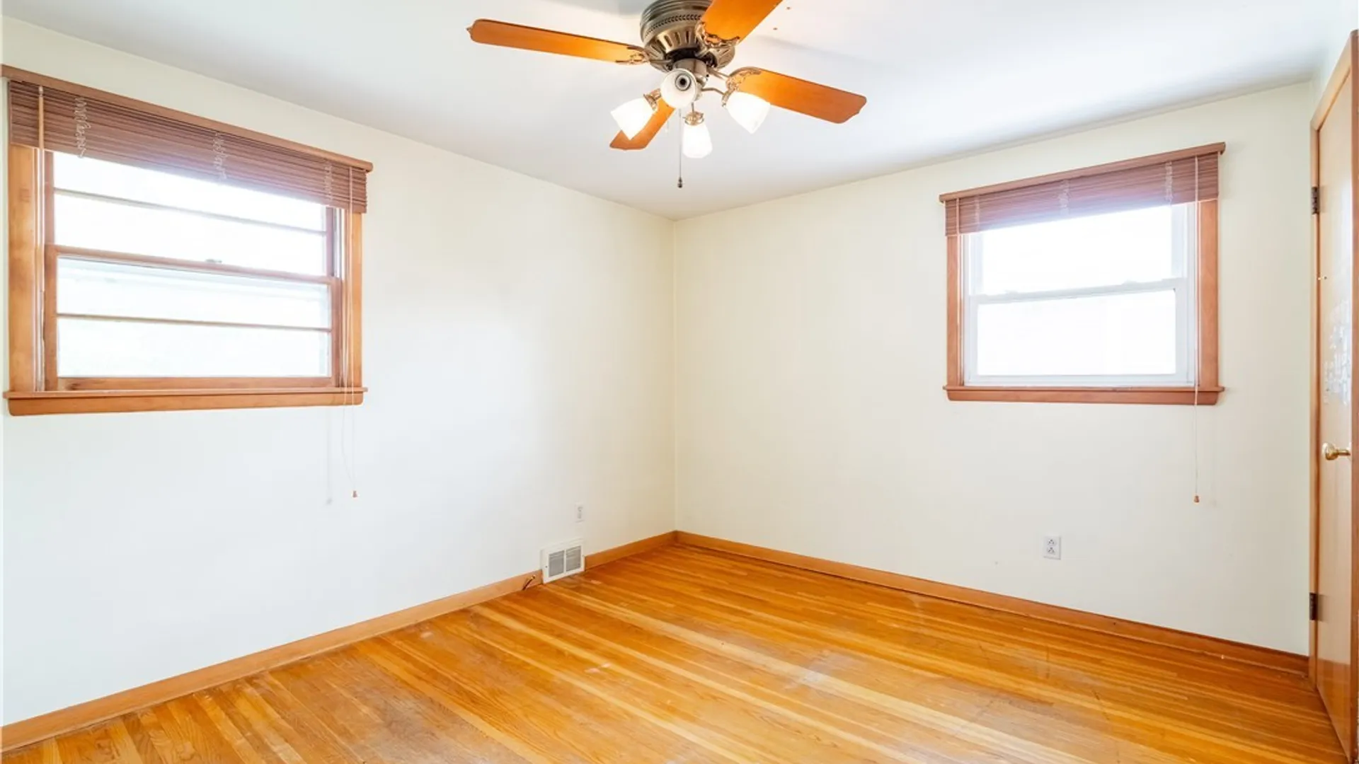 Property at 150 Lamson Road, Tonawanda, NY 14223 22