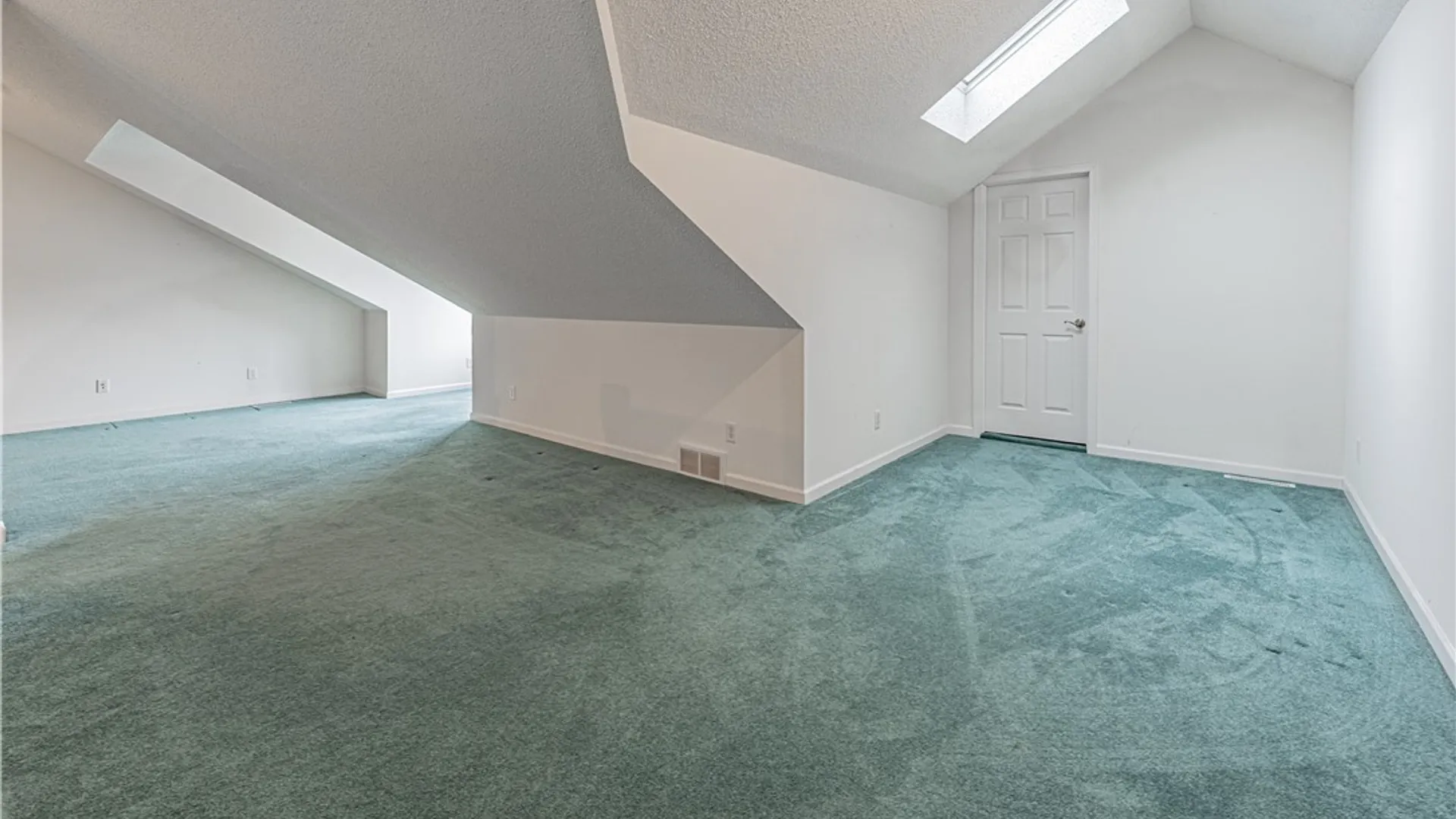 Property at 6861 Nickis Lane, Wheatfield, NY 14304 28