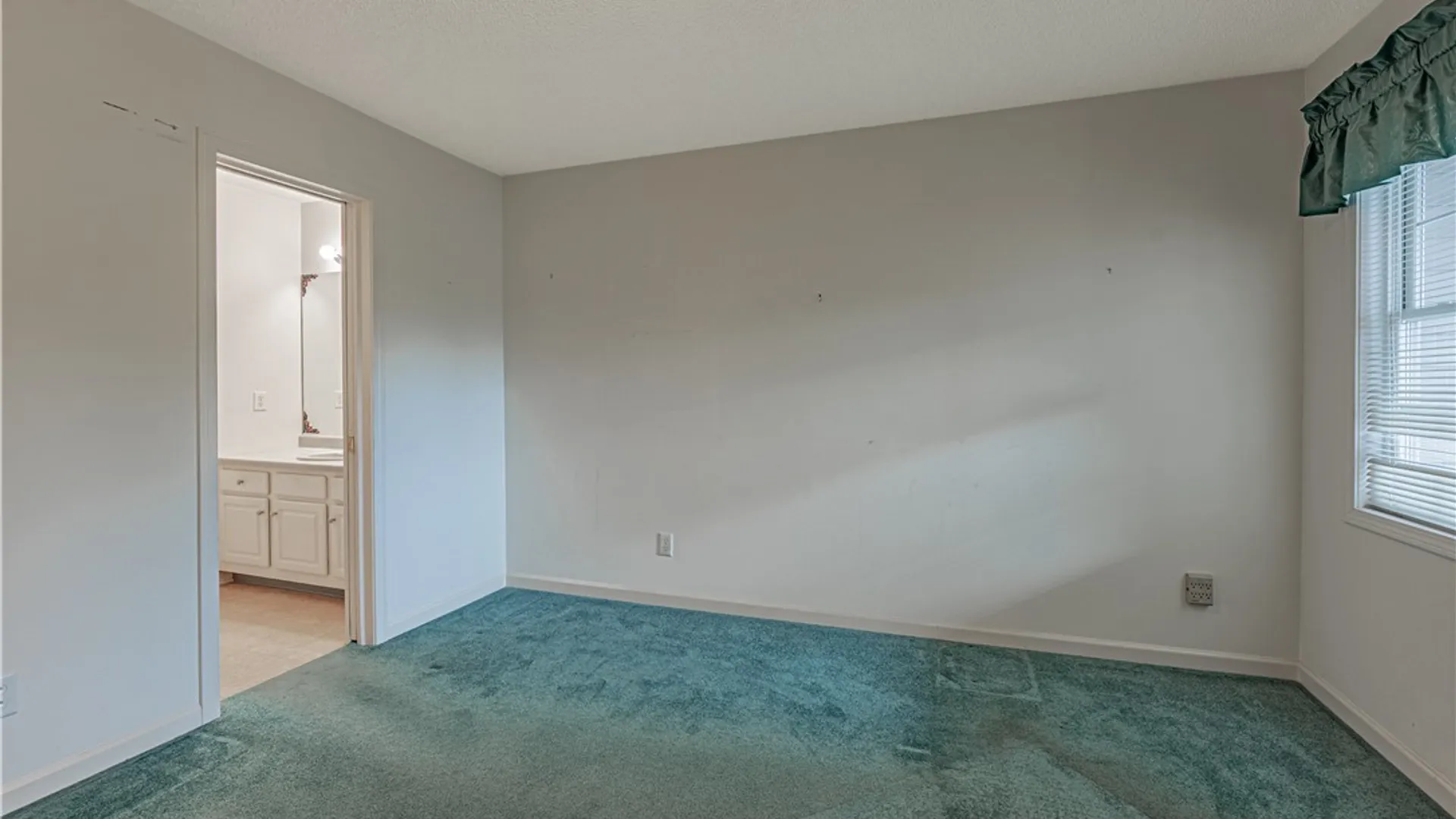 Property at 6861 Nickis Lane, Wheatfield, NY 14304 21