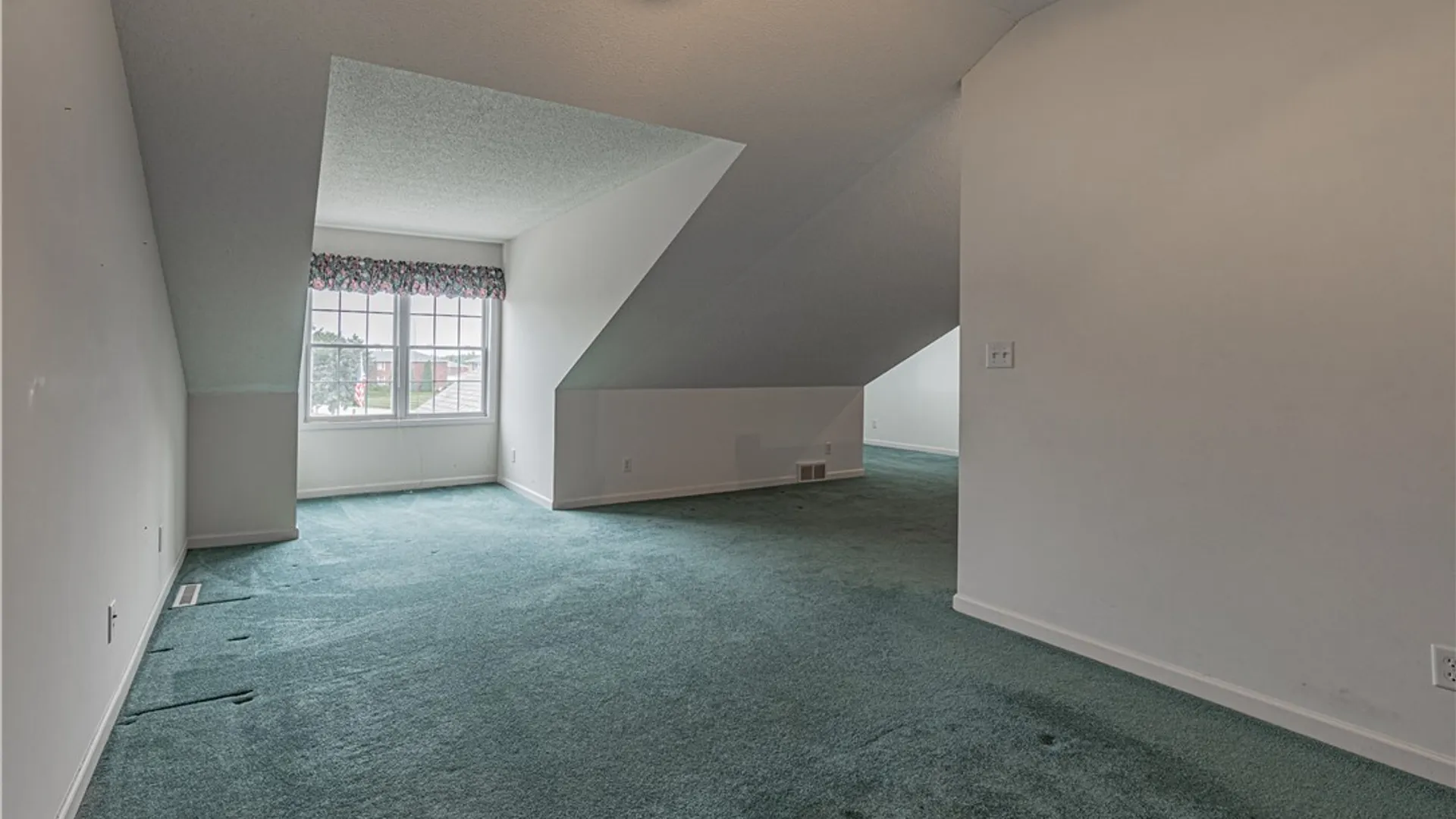 Property at 6861 Nickis Lane, Wheatfield, NY 14304 27