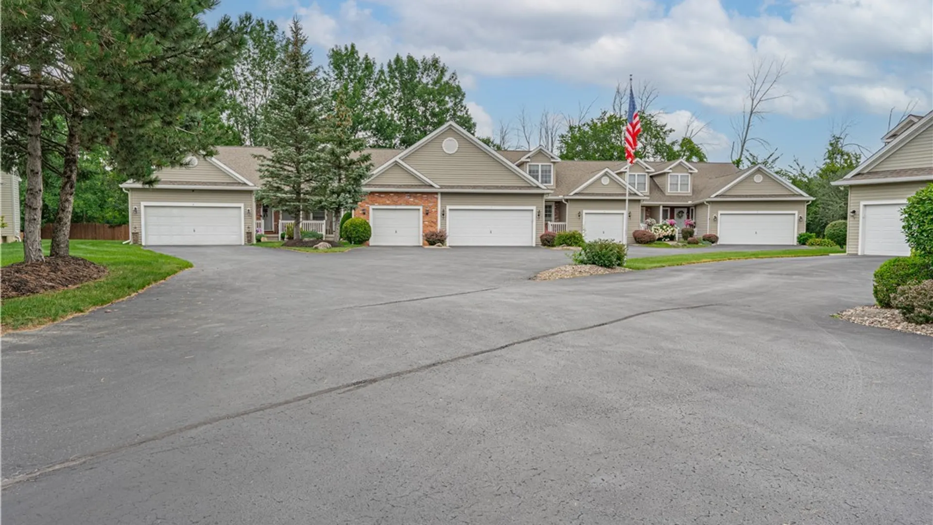 Property at 6861 Nickis Lane, Wheatfield, NY 14304 4