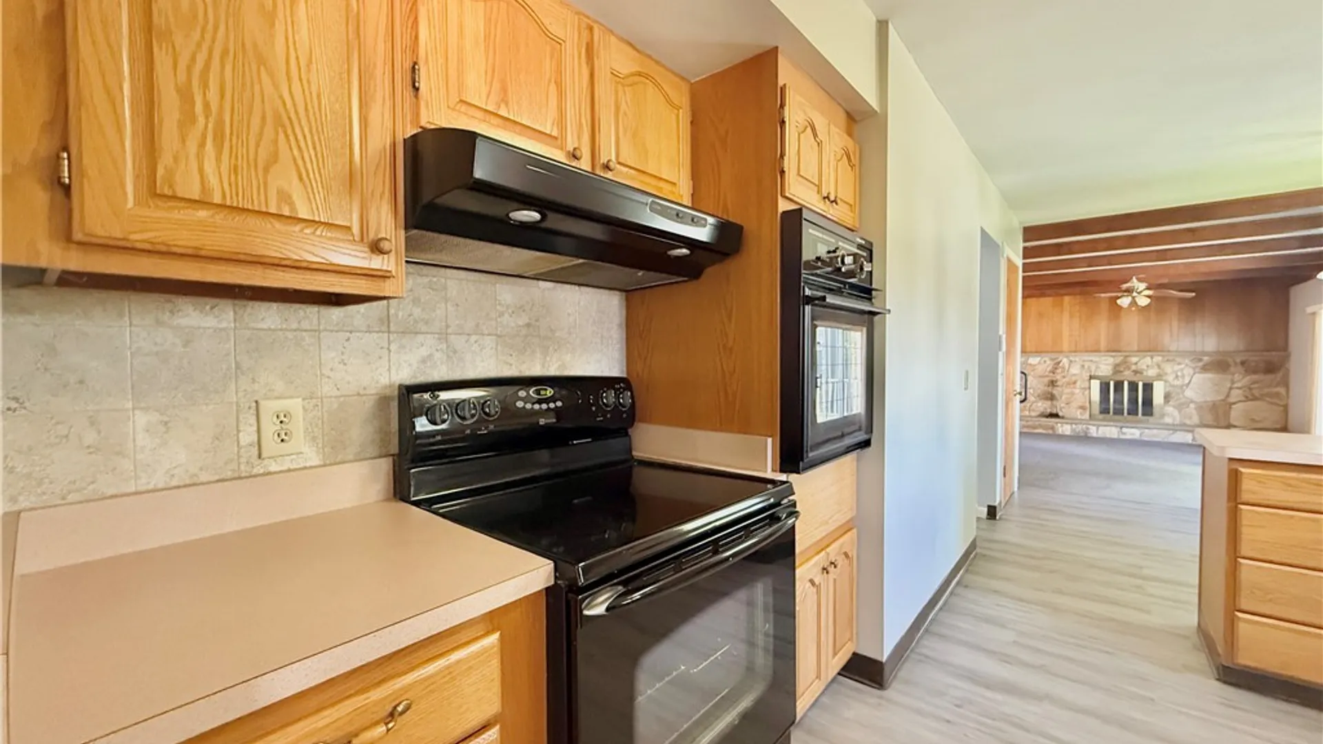 Property at 7 Berrywood Road, Clay, NY 13090 6
