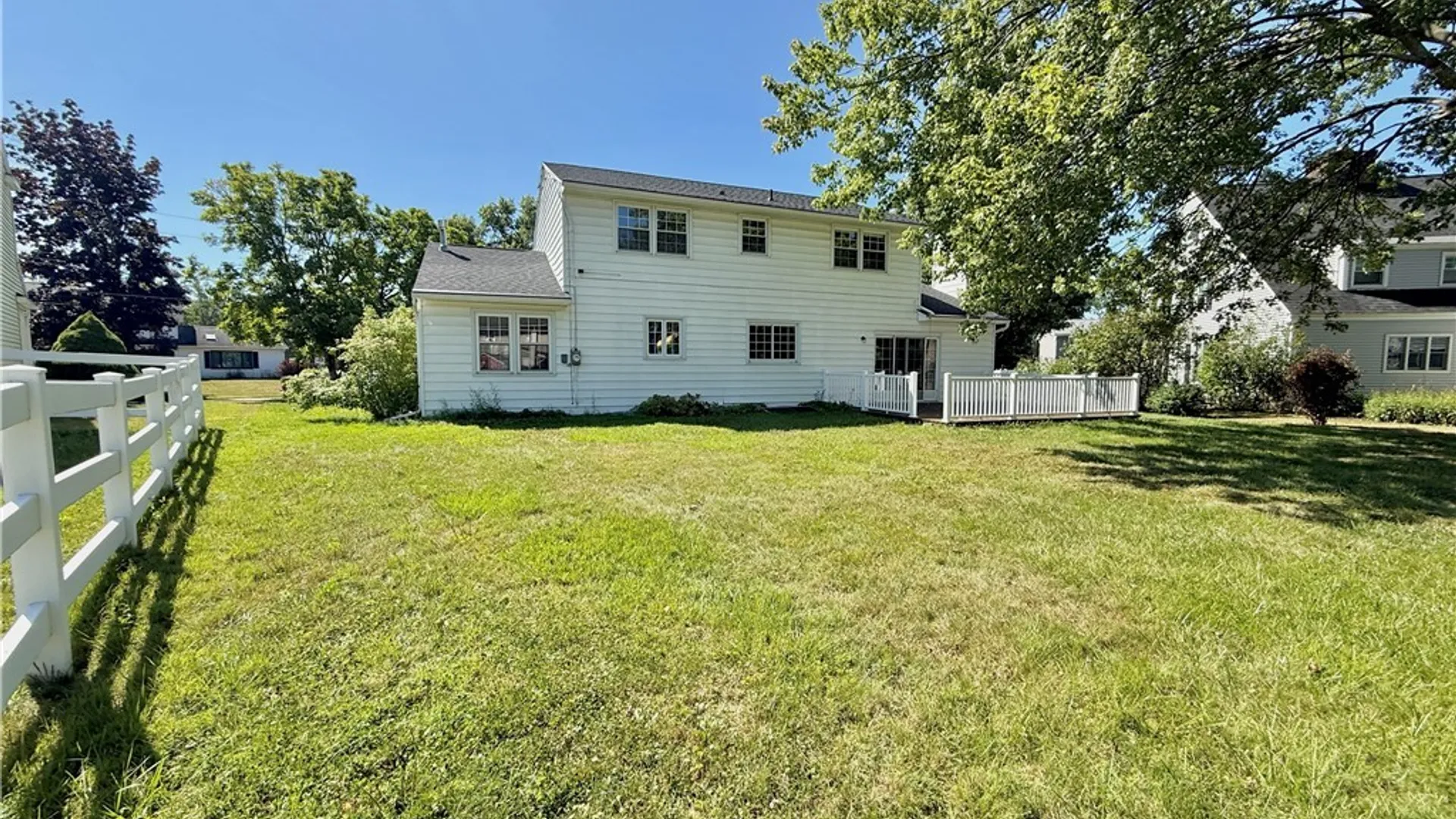 Property at 7 Berrywood Road, Clay, NY 13090 20
