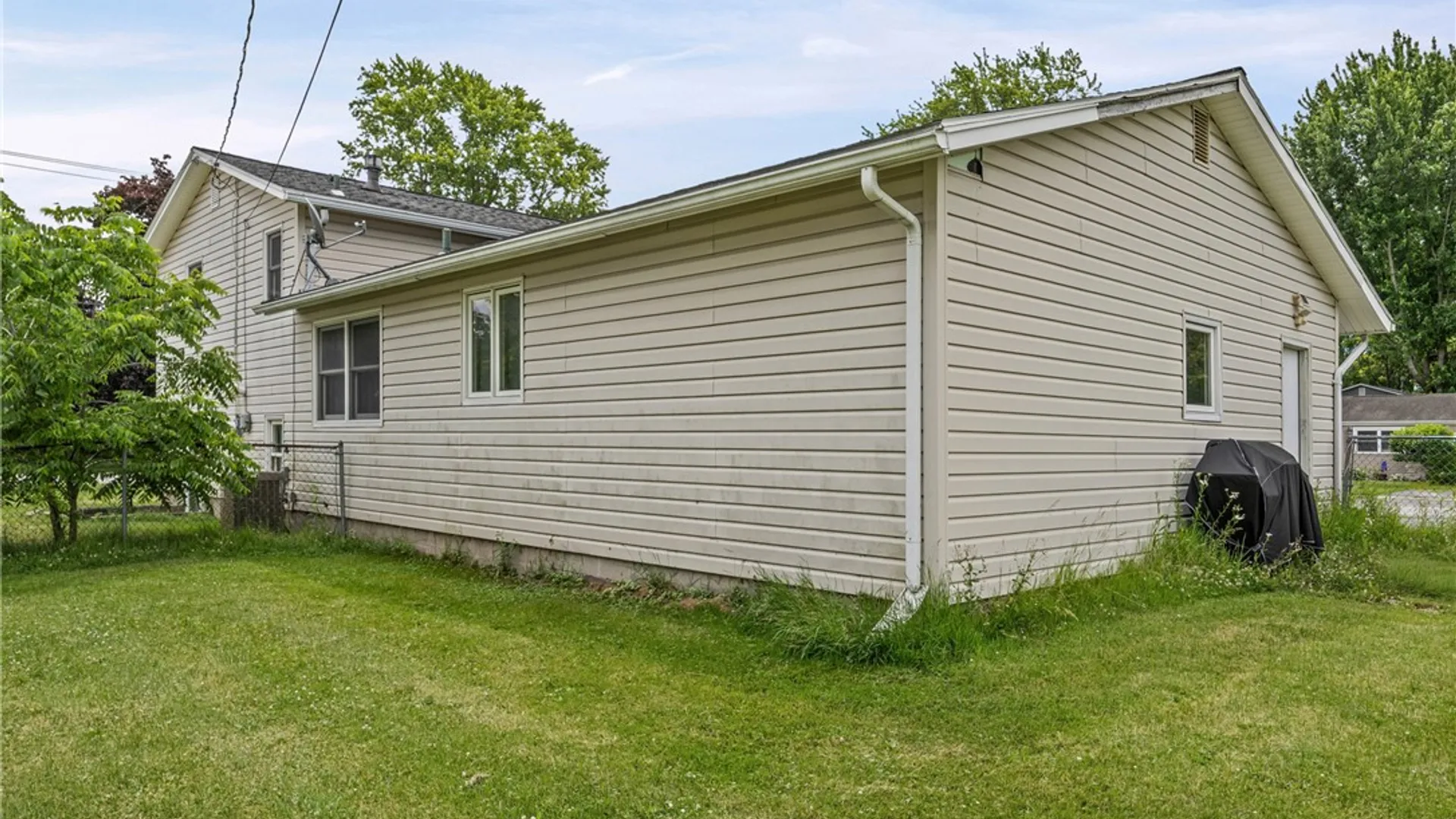 Property at 4 Mercury Drive, Gates, NY 14624 45