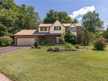 Property at 11 Skylark Court, Amherst, NY 14051