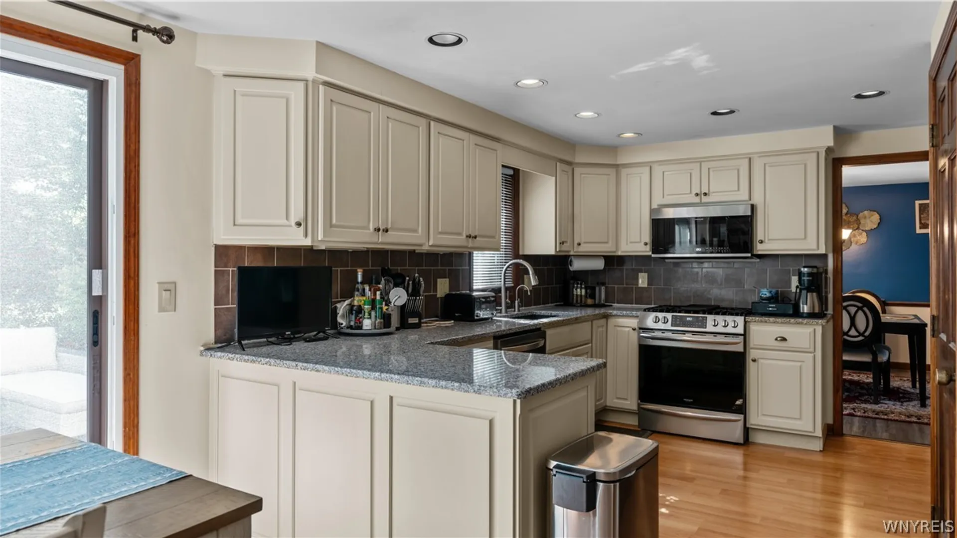 Property at 11 Skylark Court, Amherst, NY 14051 8