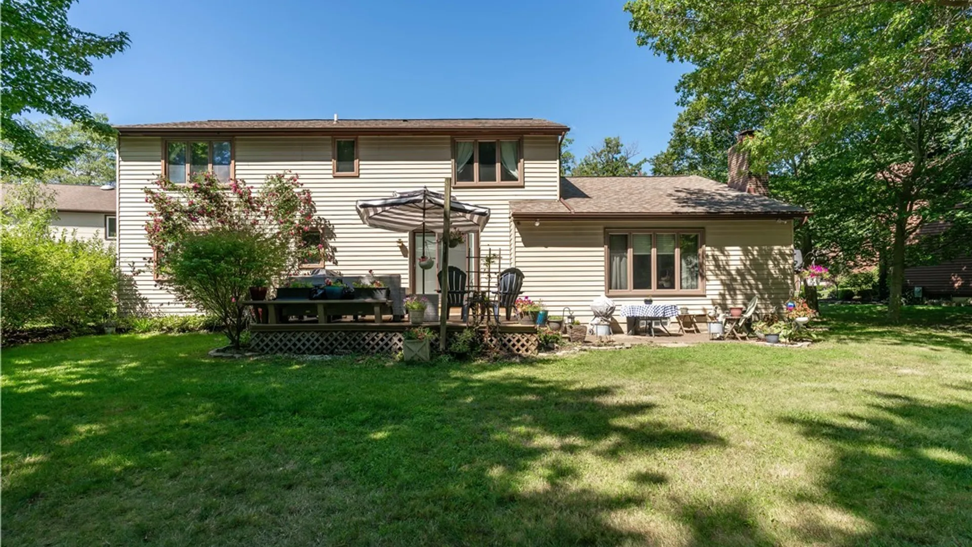 Property at 11 Skylark Court, Amherst, NY 14051 45
